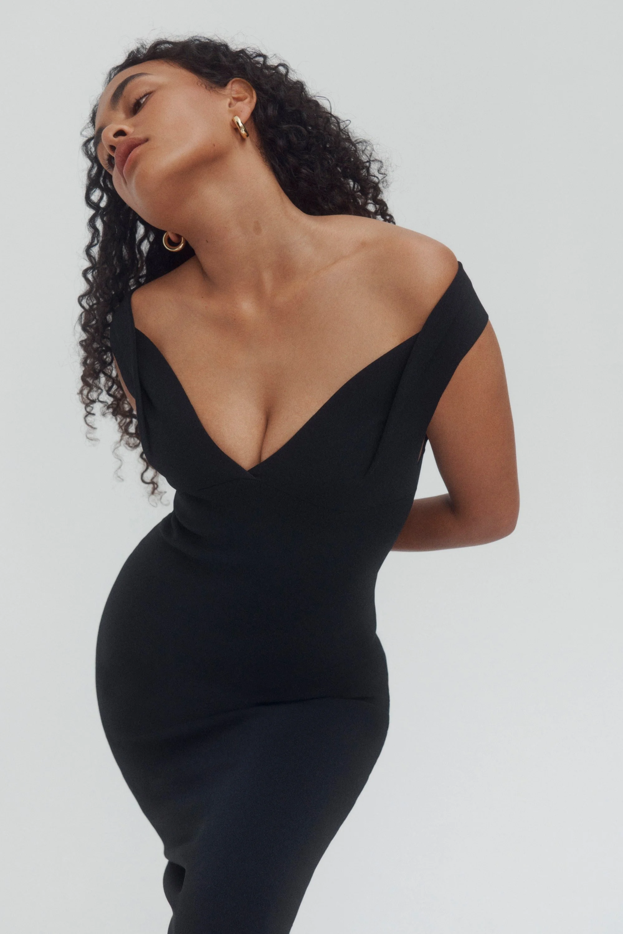 00001-roland-mouret-resort-2023-credit-brand.jpeg