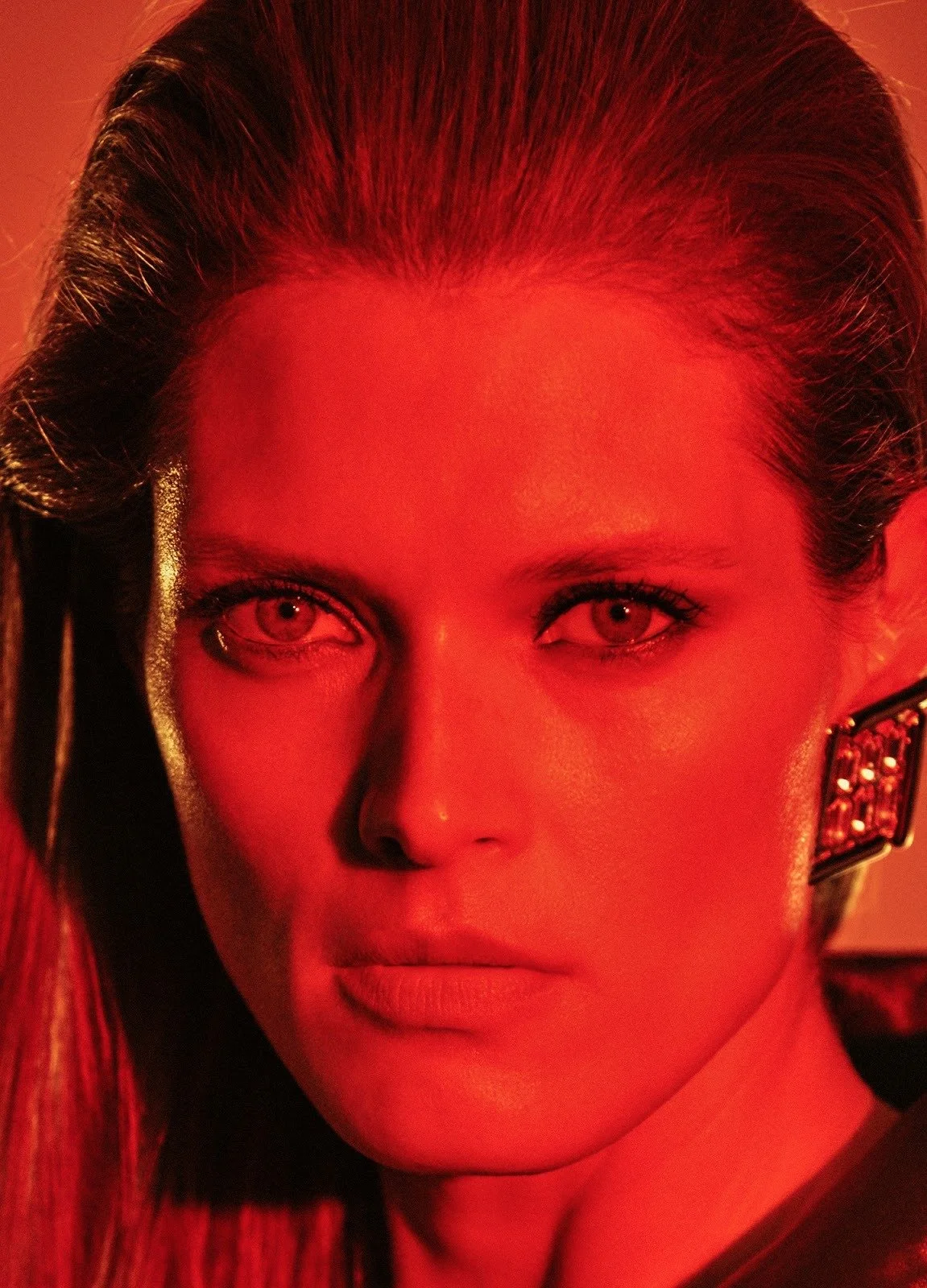 Malgosia-Bela-by-Chris-Colls-for-Vogue-Ukraine-October-2017-15.jpg