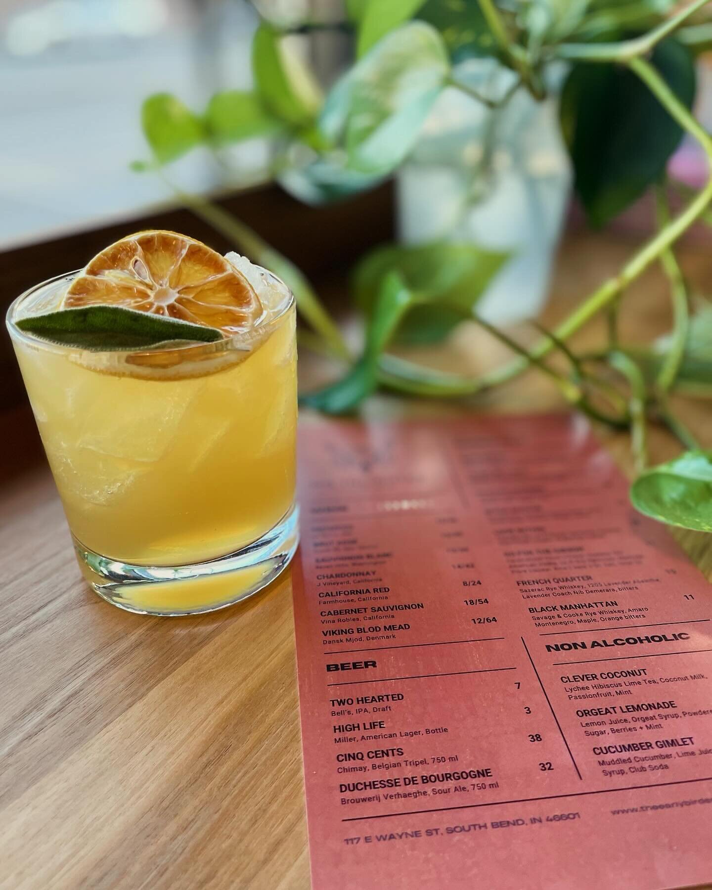 It&rsquo;s First Friday&rsquo;s @dtsouthbend! Join us for a drink and a snack before you head over to the festivities! Open 5pm-9pm tonight!

#dtsouthbend #firstfridays #goodfood #deliciousdrinks #nightmoves #moonlighter
