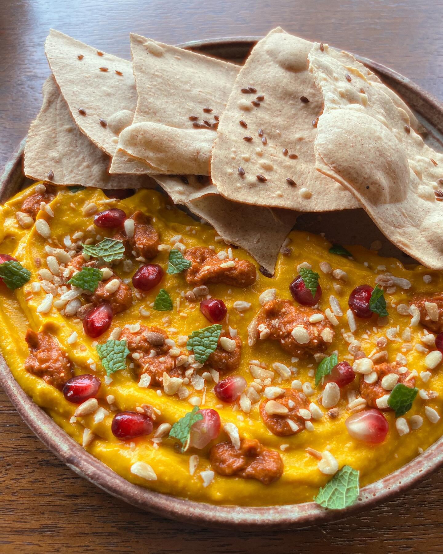 Hump day&rsquo;s got you thinking about the weekend. And all the deliciousness on our menu! Carrot hummus and more, available this weekend. Thursday-Saturday 5pm-9pm!

#carrothummus #lavash #goodfood #weekendvibes #nightmoves #moonlighter #dtsouthben