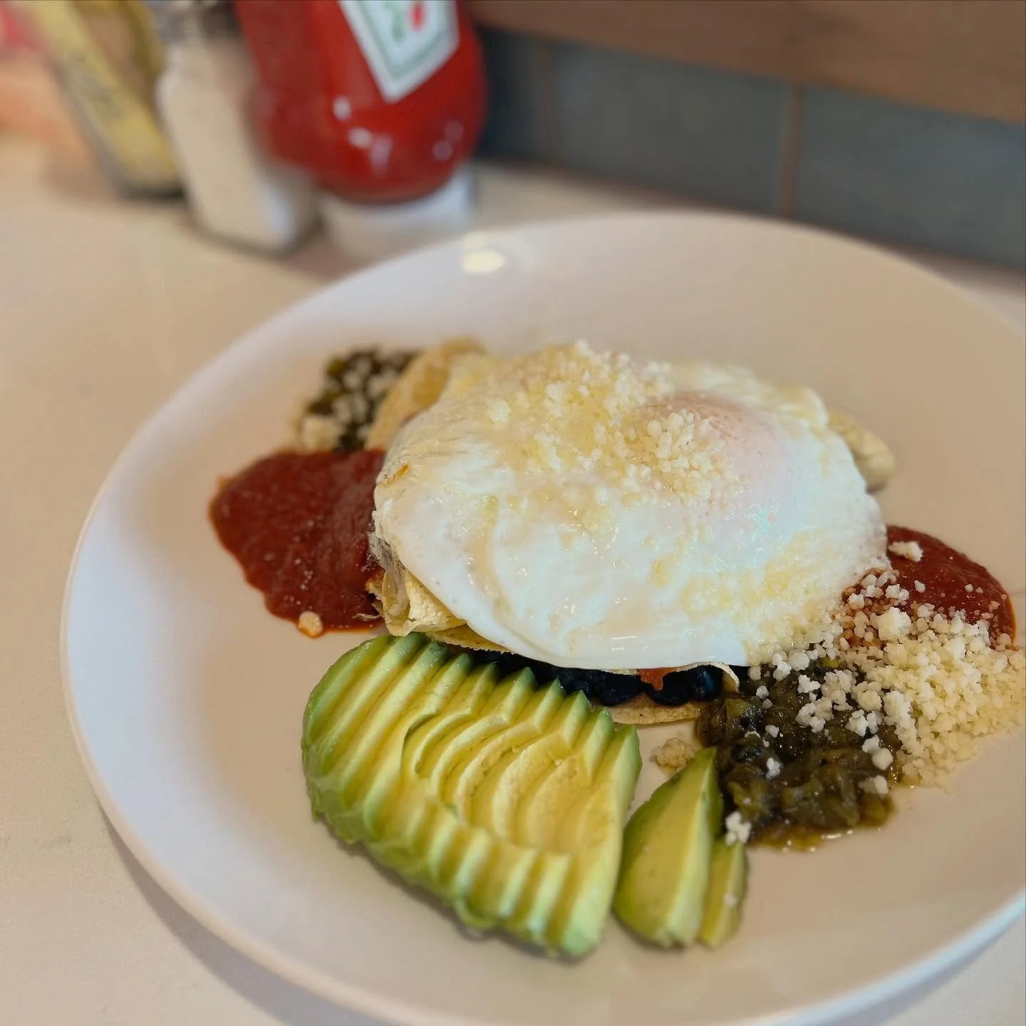 Spice up your life! Our Huevos Rancheros is just the thing you&rsquo;re craving. With fresh locally sourced tortillas from @restauranteelsolexpress, this dish will make your taste buds tingle. 

#restauranteelsolexpress #fresh #spicy #piquante #spice