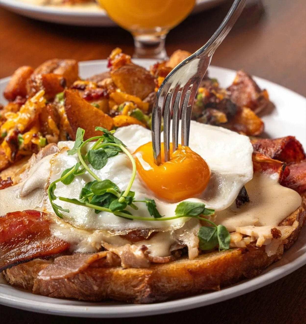 Hot Turkey open faced sandwich: @bit_of_swiss sourdough, oven roasted turkey, mornay sauce, bacon and roasted tomatoes. Open today 8am-2pm!

Photo credit: @mixeats 

#kentuckyhotbrown #mornayallday #bacon #goodfood #fromscratch