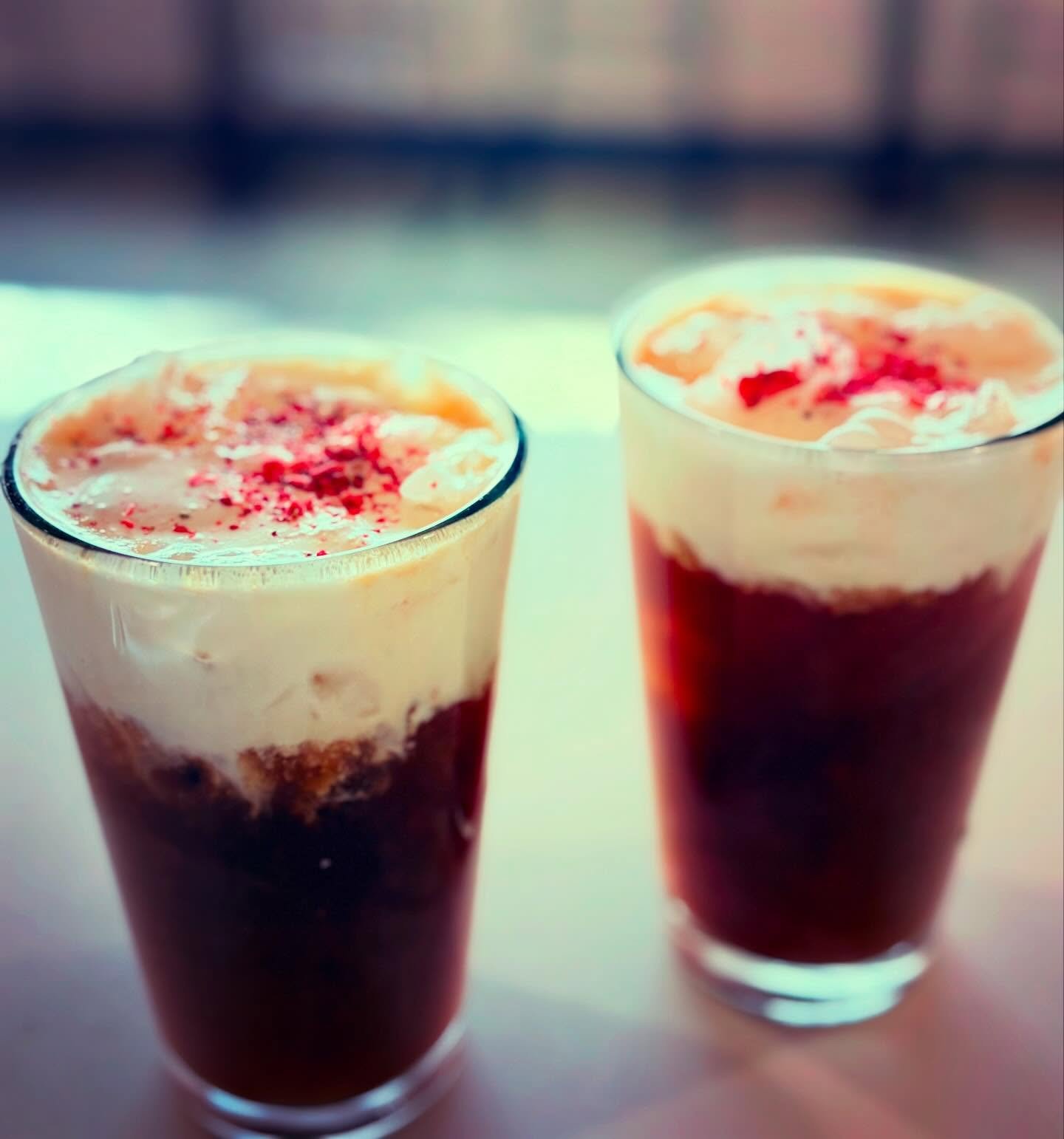 Last few days of the Iced Strawberry Cheesecake Latte! Available through the weekend, get yours now!

#strawberrycheesecake #latte #goodfood #fromscratch #birdstheword