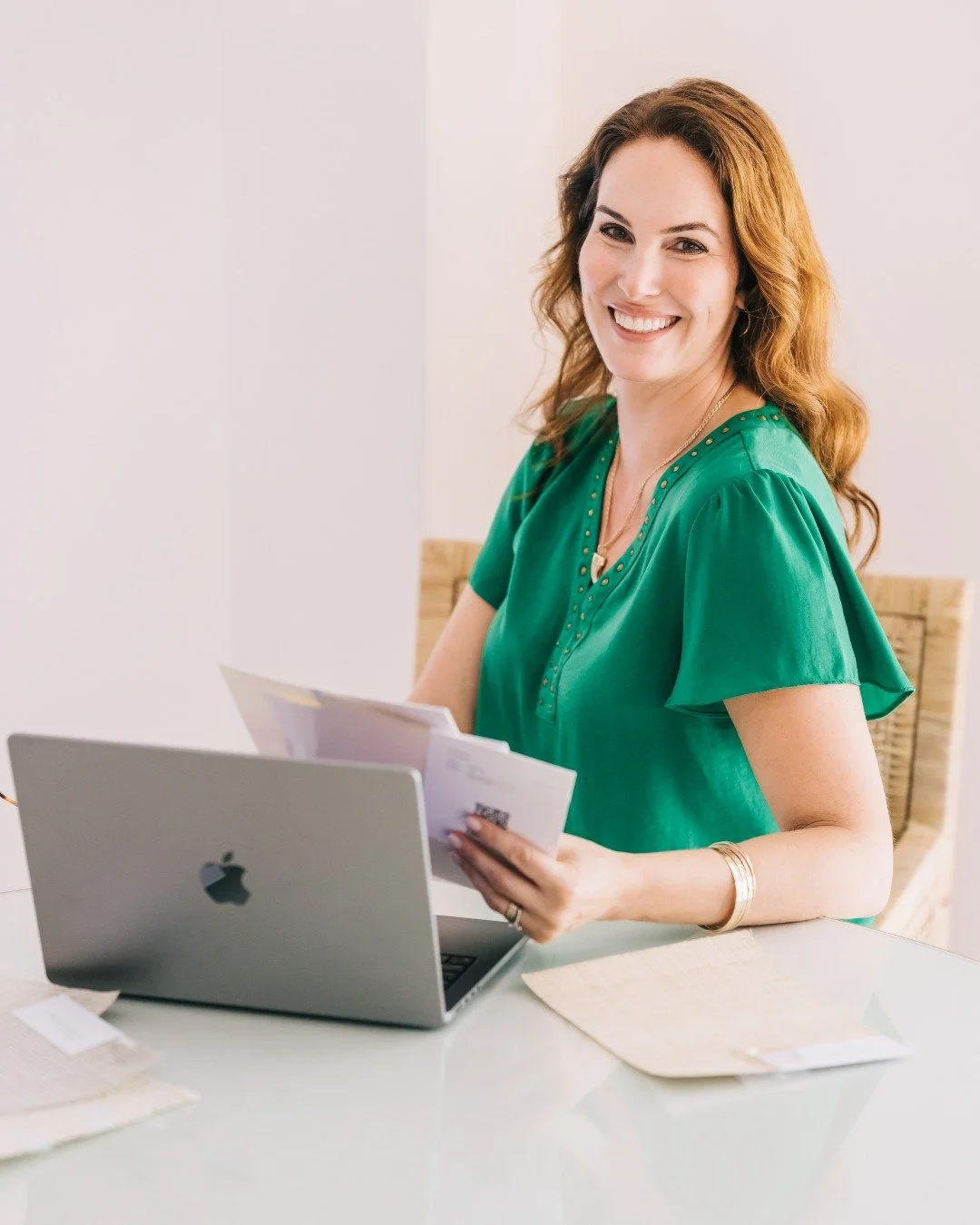 ✨ Hi, I&rsquo;m Tailer ✨

I&rsquo;m the founder of Tailer Made Designs, and my work is all about creating spaces that feel just as good as they look. With over 20 years as a creative director in publishing and digital media, I eventually followed my 