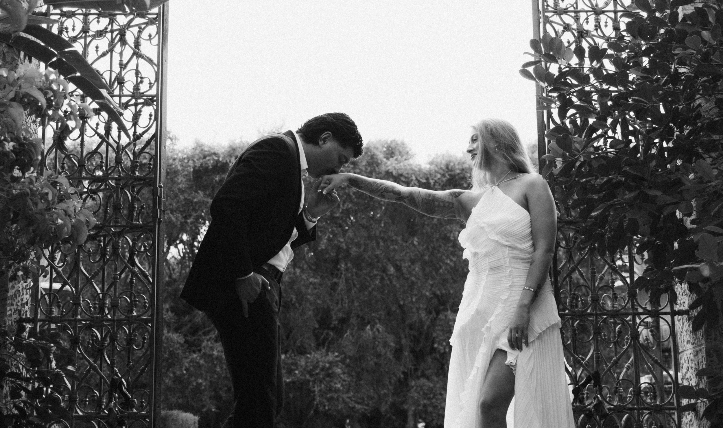 dev & andre bw (158 of 223).jpg