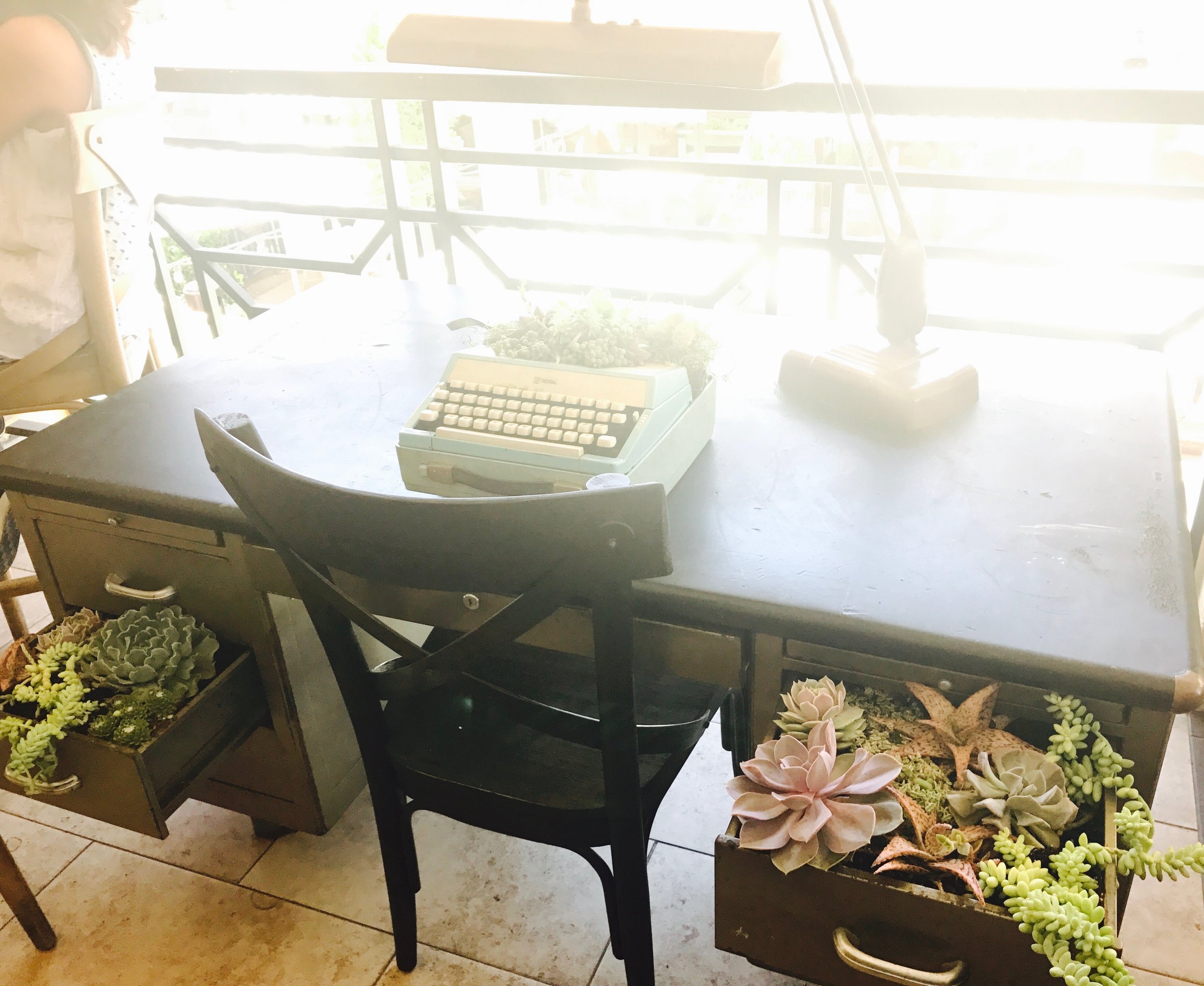 2017 FH inBloom Desk Display-1