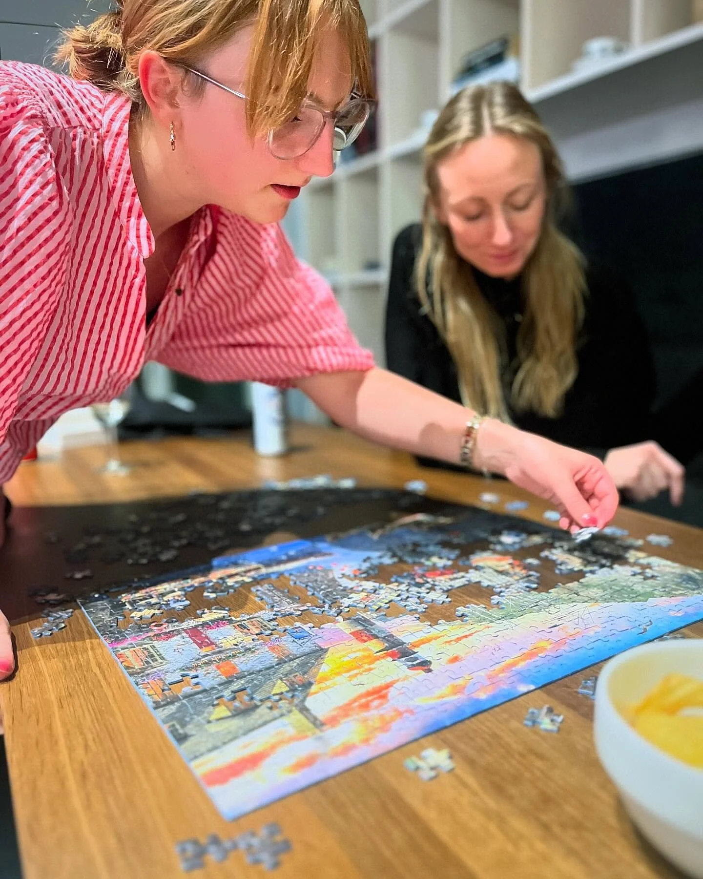 Inom v&aring;rt n&auml;tverk h&auml;r p&aring; Kungsgatan finns det ett g&auml;ng pusselfantaster, d&auml;rf&ouml;r anordnades f&ouml;rra veckan KG57:s f&ouml;rsta pusselt&auml;vling 🧩 Det var en mycket lyckad kv&auml;ll och n&auml;stan alla hann pu