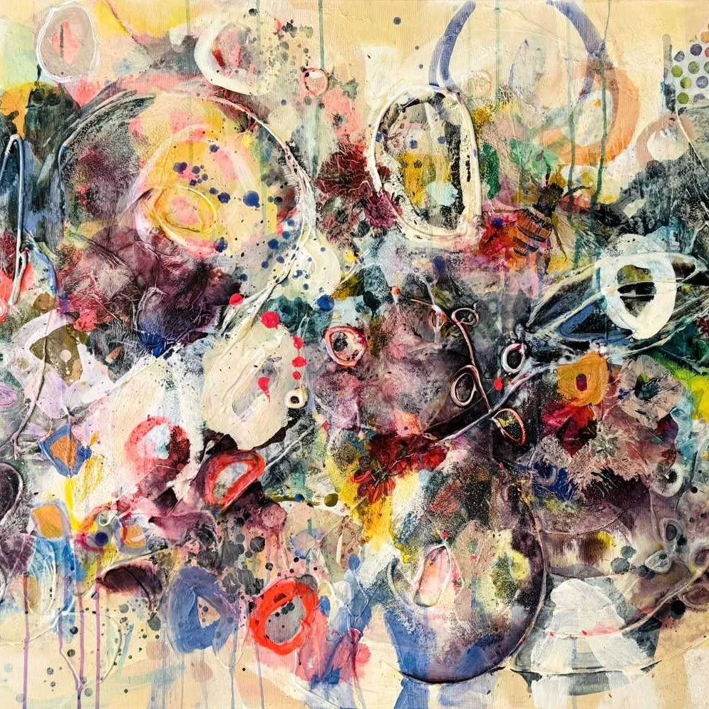 &quot;Daydreams in Dandelions&quot; entstand aus der Sehnsucht nach jenen stillen Momenten, in denen die Welt f&uuml;r einen Augenblick leichter wirkt. Der L&ouml;wenzahn &ndash; f&uuml;r mich seit Kindheitstagen Symbol f&uuml;r W&uuml;nsche und Neub