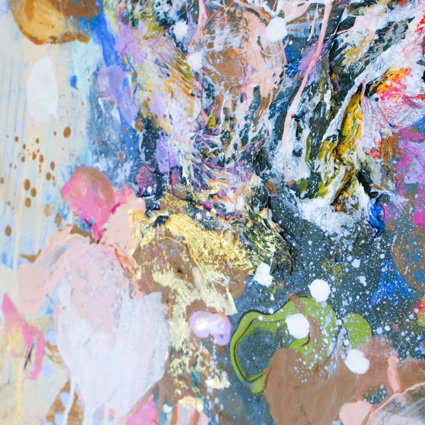 Hier auf den Fotos seht ihr Detail-Aufnahmen meines neuesten Kunstwerks. Es sind die versteckten Texturen, die subtilen Farb&uuml;berg&auml;nge und die winzigen Details, die die Magie ausmachen. 

Manchmal offenbart sich die wahre Sch&ouml;nheit erst