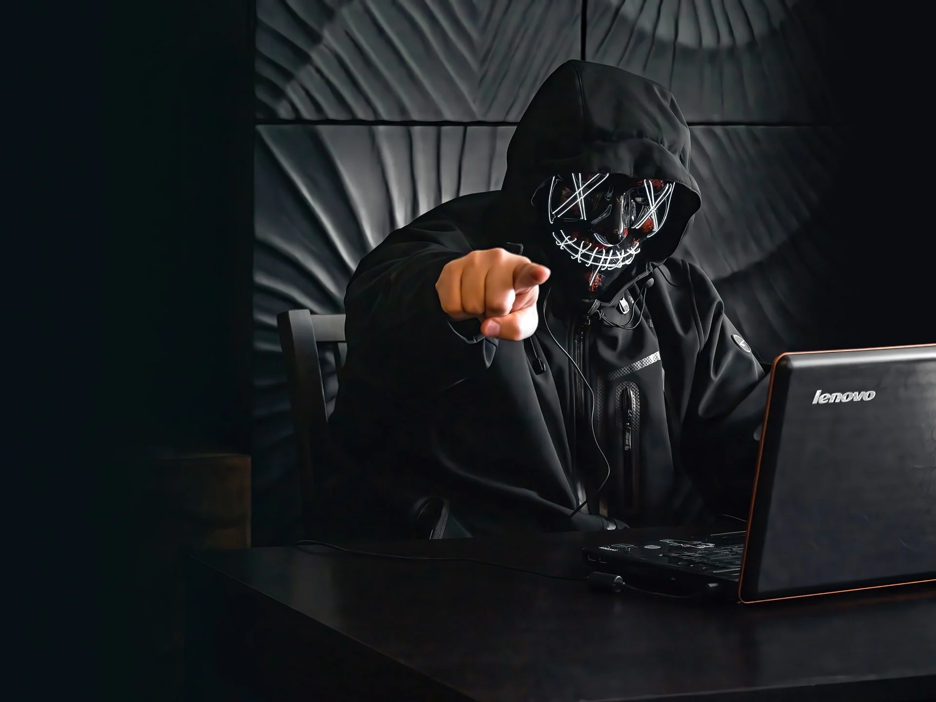 Picture-of-a-masked-hacker