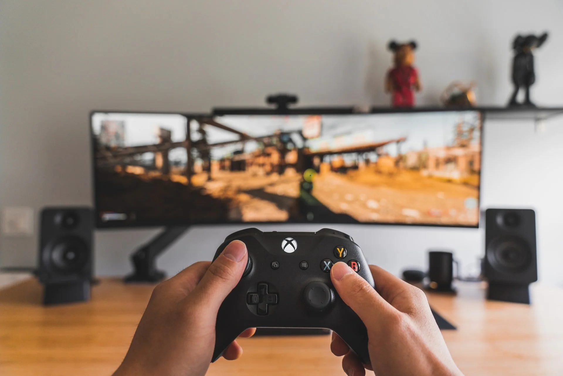 Picture-of-somebody-playing-a-video-game
