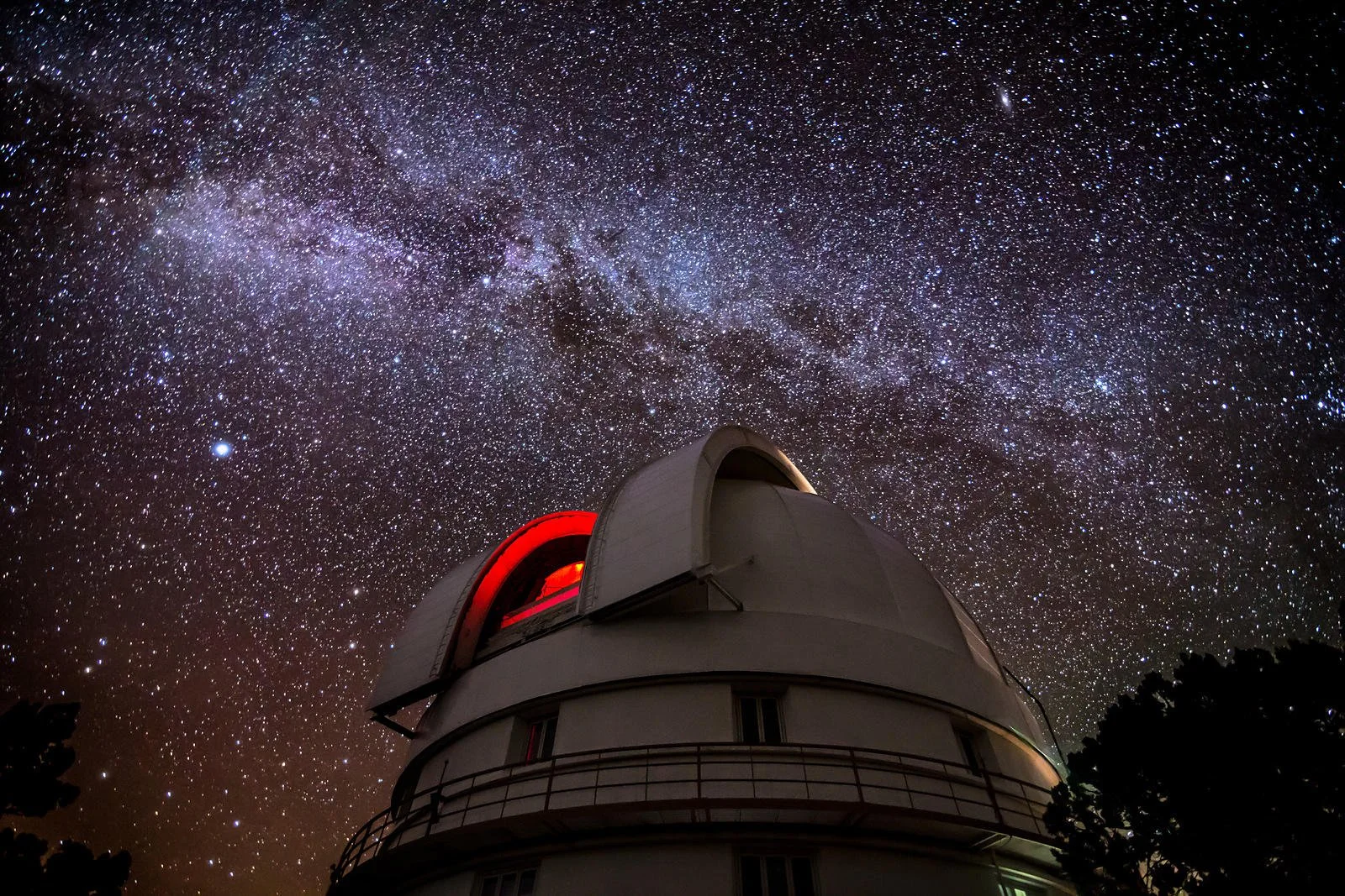 mcdonald_observ_night.jpg