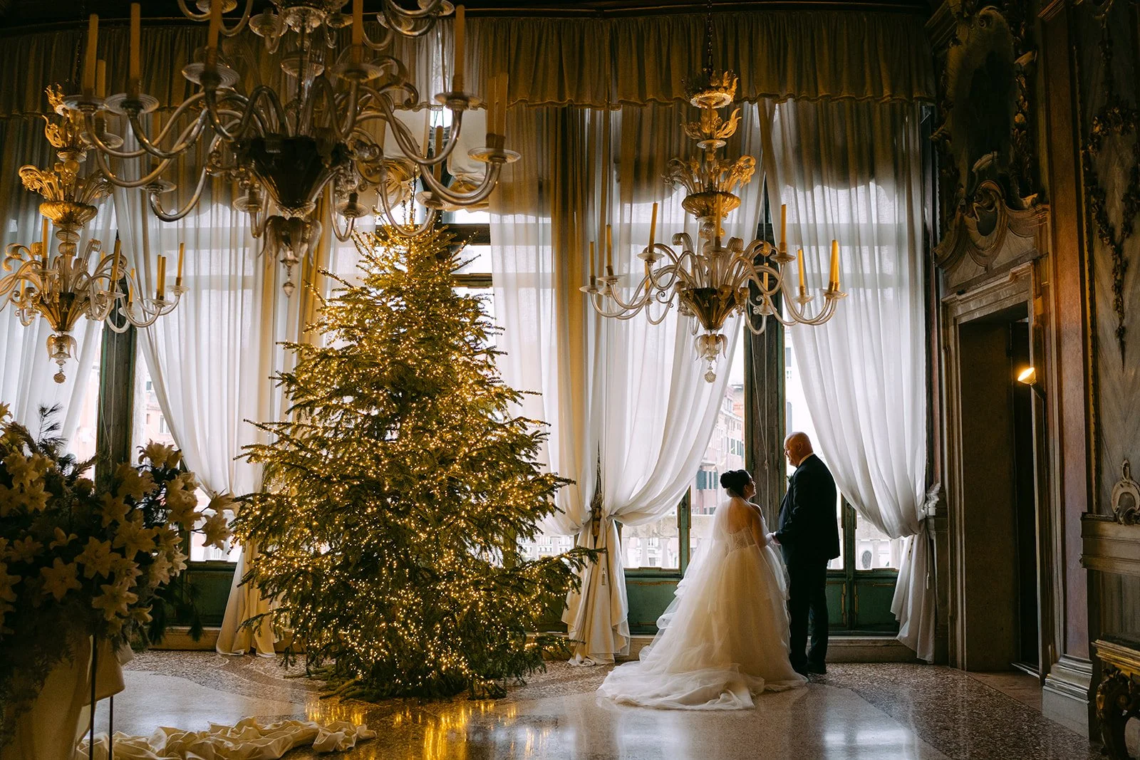 Winter Elopement in Venice on Christmas.jpg