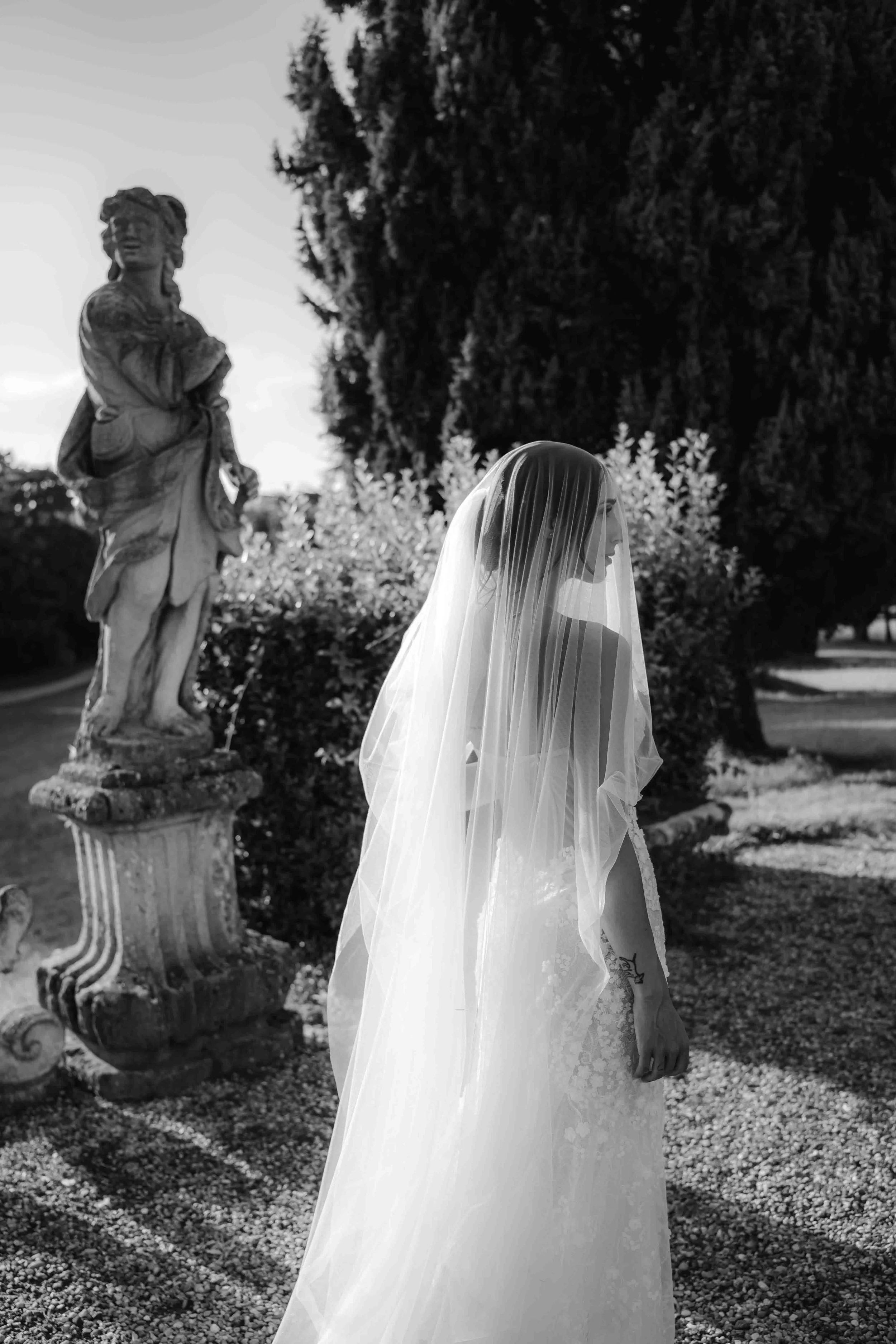 Artistic Bride's Portrait - Villa Subaglio.JPG