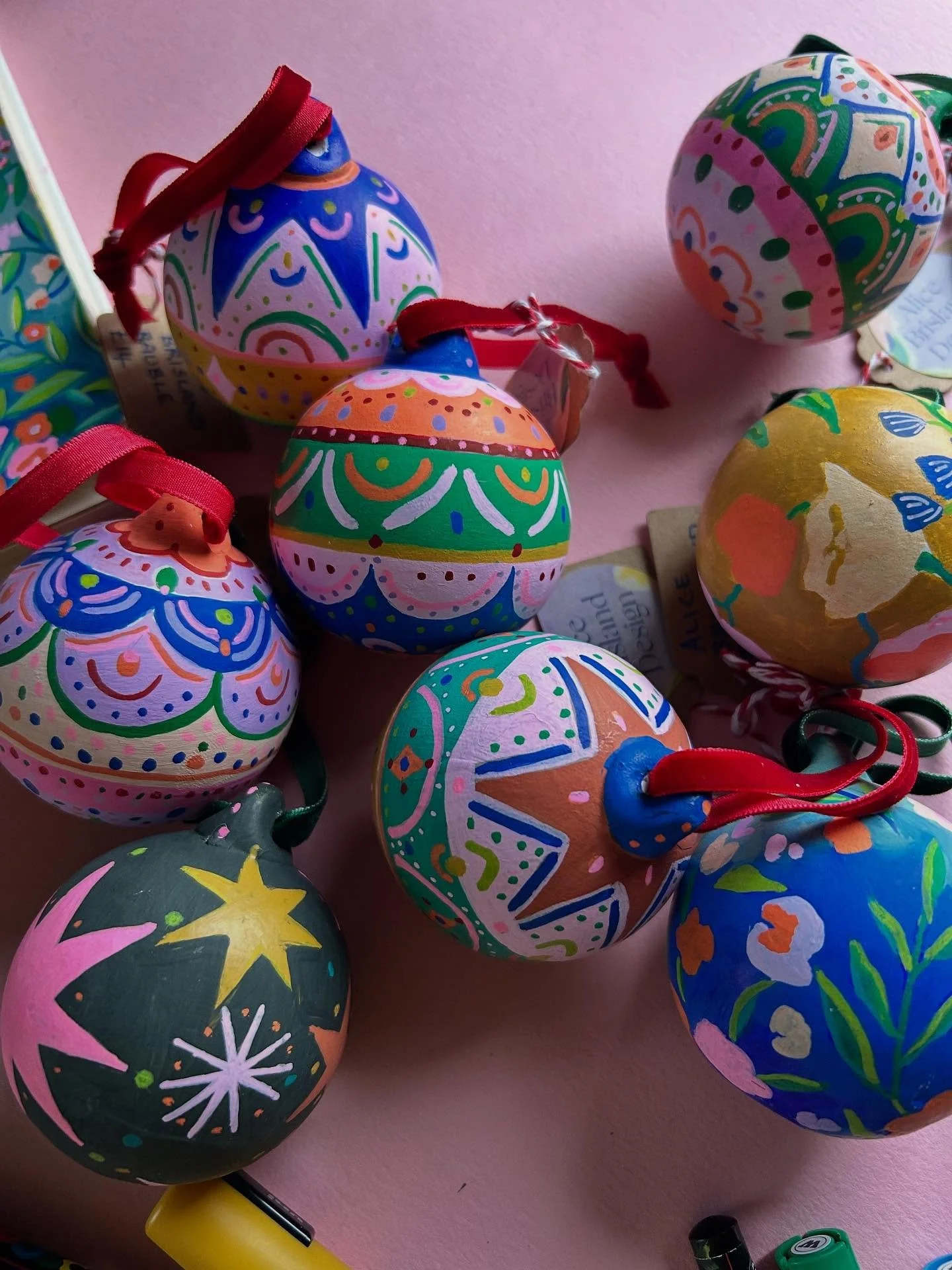 My Christmas Market Baubles. This year I have taken part in @artisancollective_cotswolds Christmas market @threestoreysnailsworth. This is based near Stroud in Gloucestershire. There are about twelve artists, makers and designers there all with a var