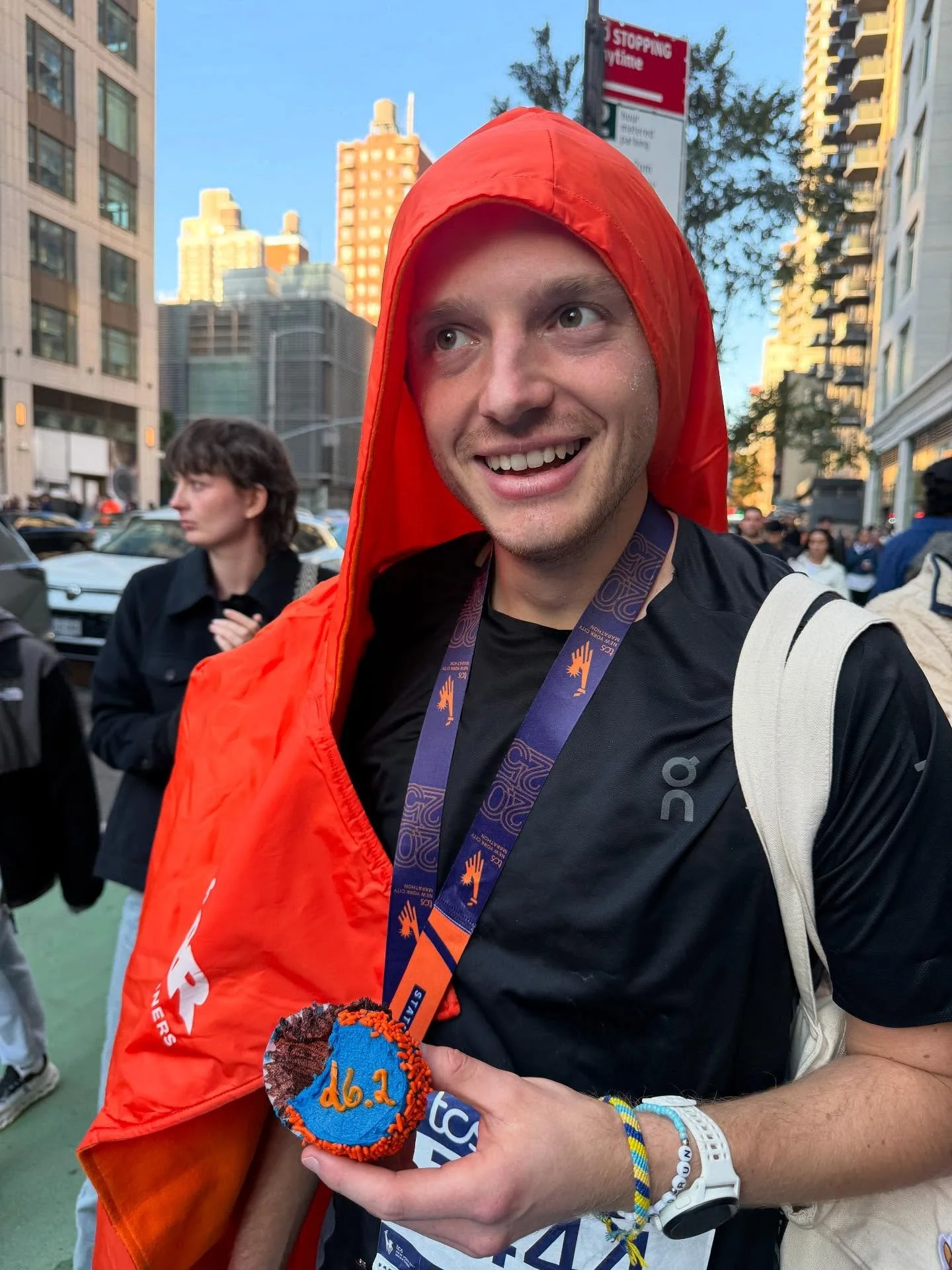 Favorite son did great! Lucky to have a support group of friends, including sister and a sweet girlfriend who made him cupcakes upon marathon completion. 

Nobody made me cupcakes when I finished. 

#newyorkmarathon #newyork #1981nycmarathon #nycmara