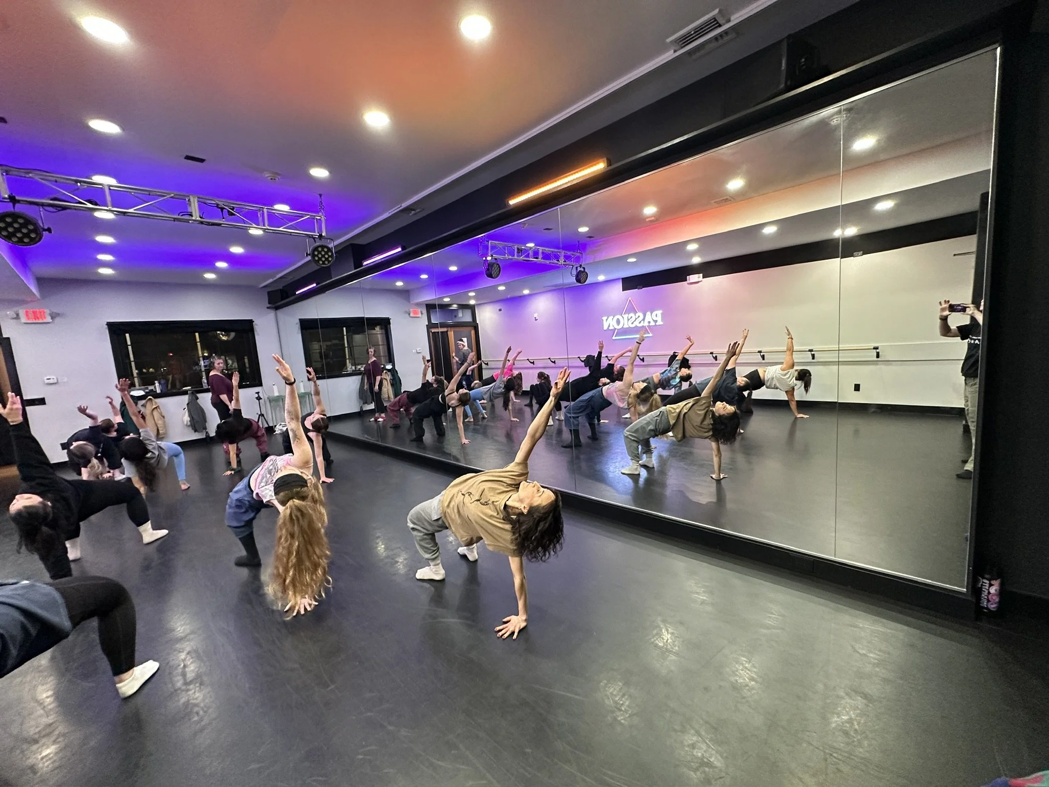 contemporary dance class