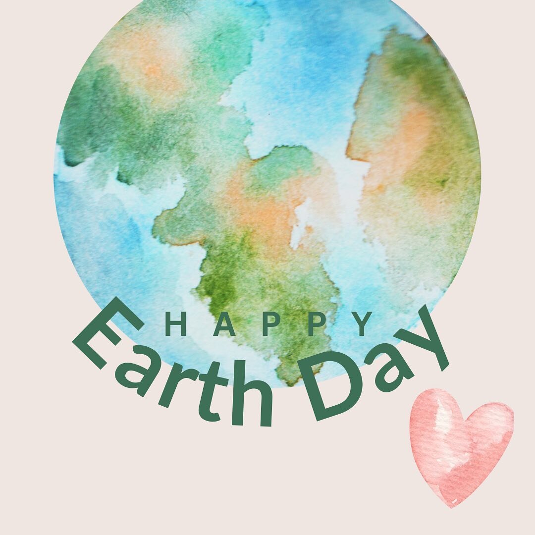 &bull; HAPPY E A R T H DAY &bull; Celebrate today, celebrate everyday!

Some of my favorite earth friendly beauty swaps:
🌎 Ditch the make up wipes
🌎 Invest in skincare, hair, beauty, and body products that are made sustainably and are environmental