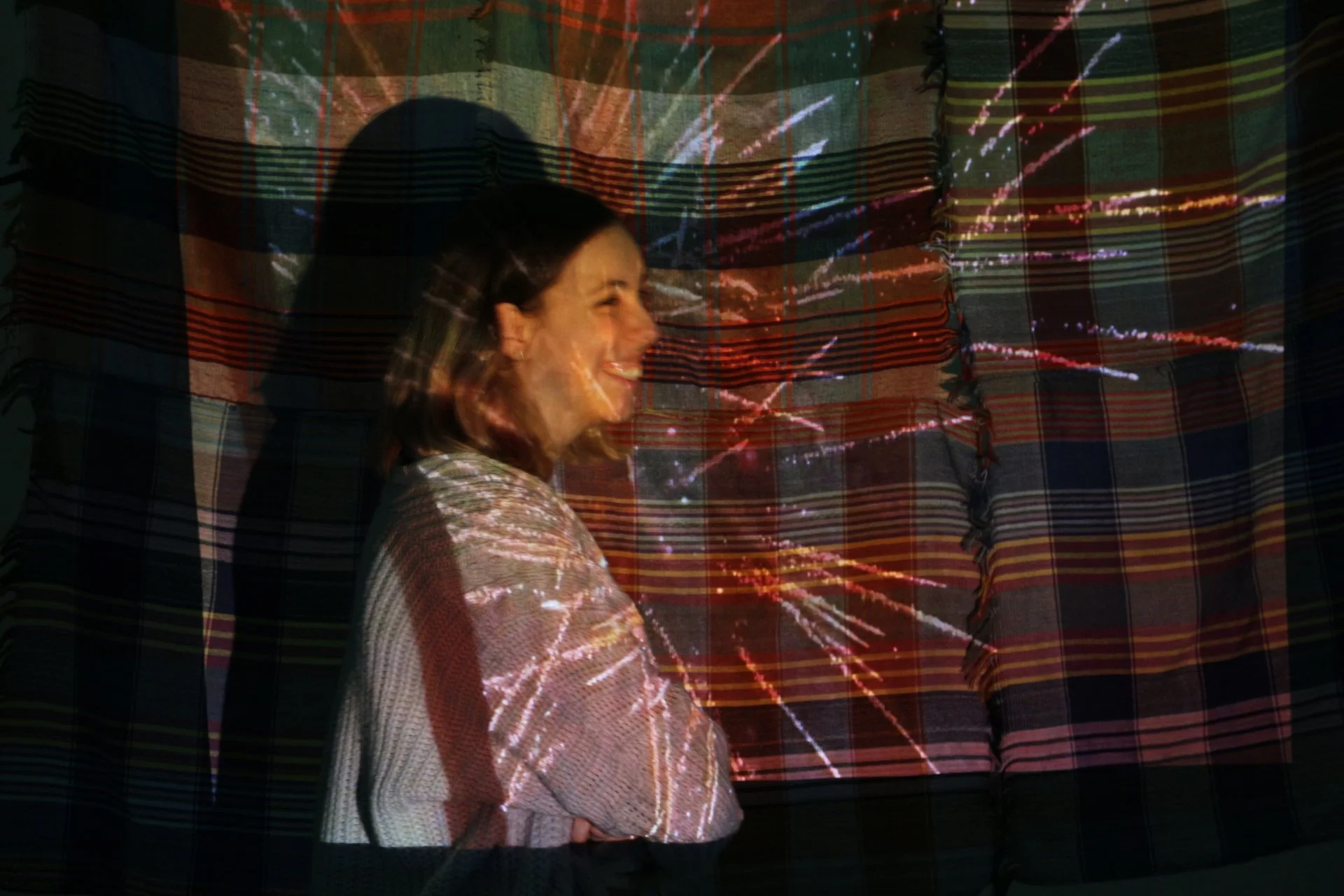 Minutas de Memoria (Minutas of Memory), 2023. Mantelas, Rope, Clothespins Pins,
Projector. Mixed Media Performance.