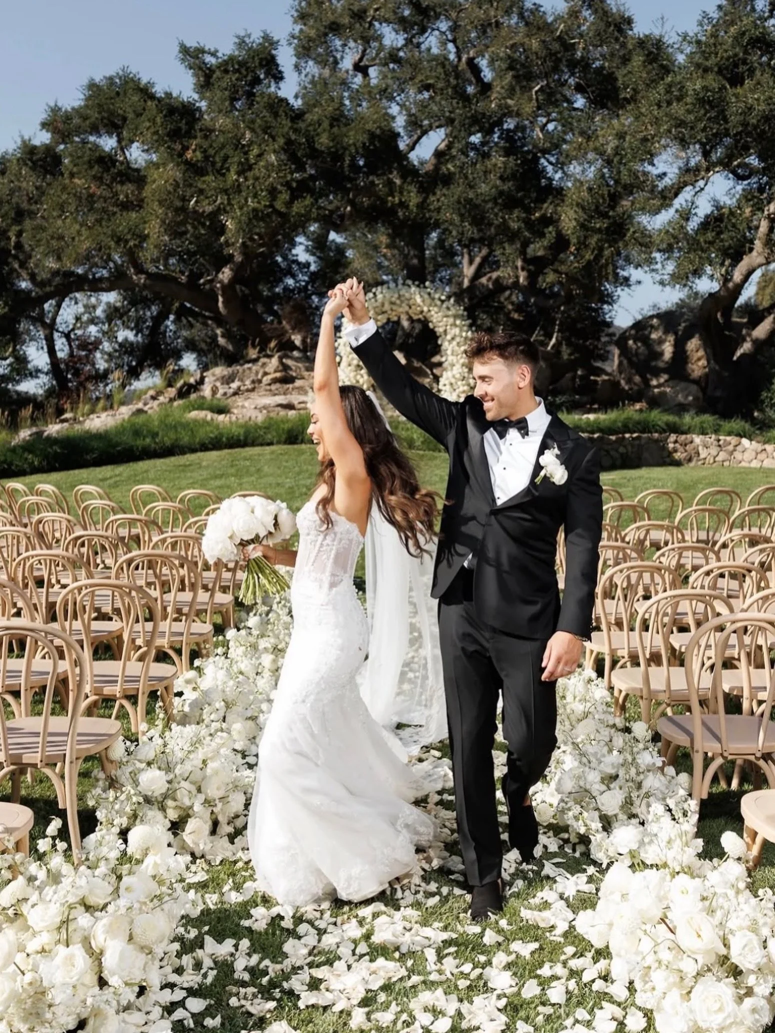 benjie by @maggiesotterodesigns looking stunning as always ✨