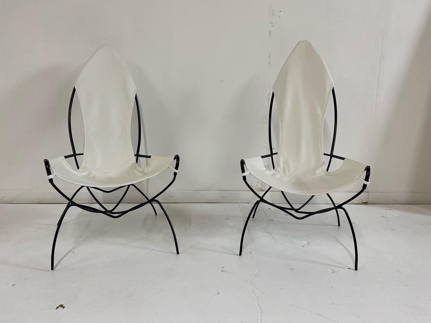 Fresh, clean vintage Tony Paul sling chairs. 🔥🔥

Leather by @maharamstudio, fresh matte black powder coating.