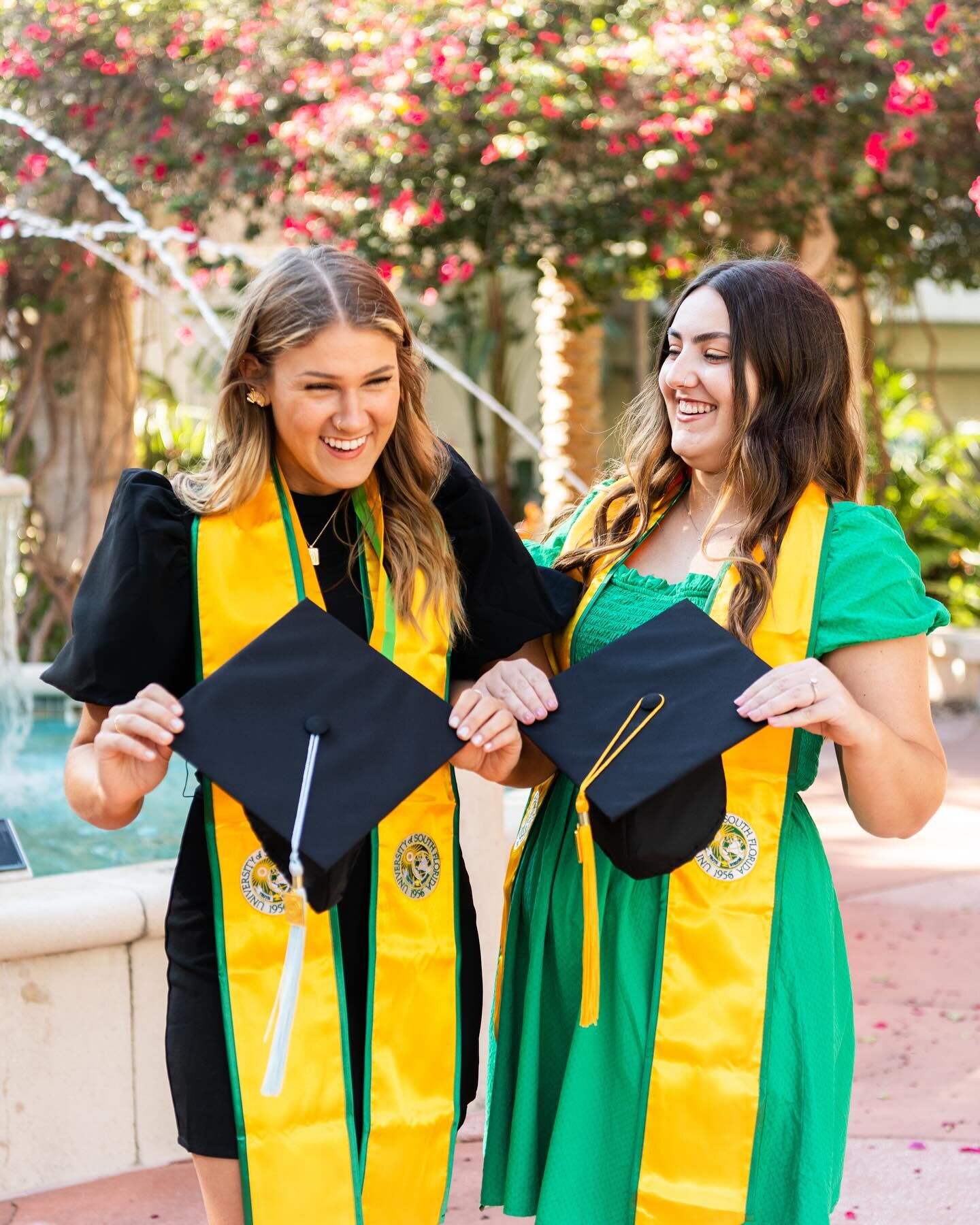 This is your sign to book your graduation photoshoot with your bestie! 
Love these two girls so much, they were the best roomies a girl could ask for my first year on campus! 🫶

#stpetersburgflorida #stpetephotographer #clearwaterflorida #clearwater