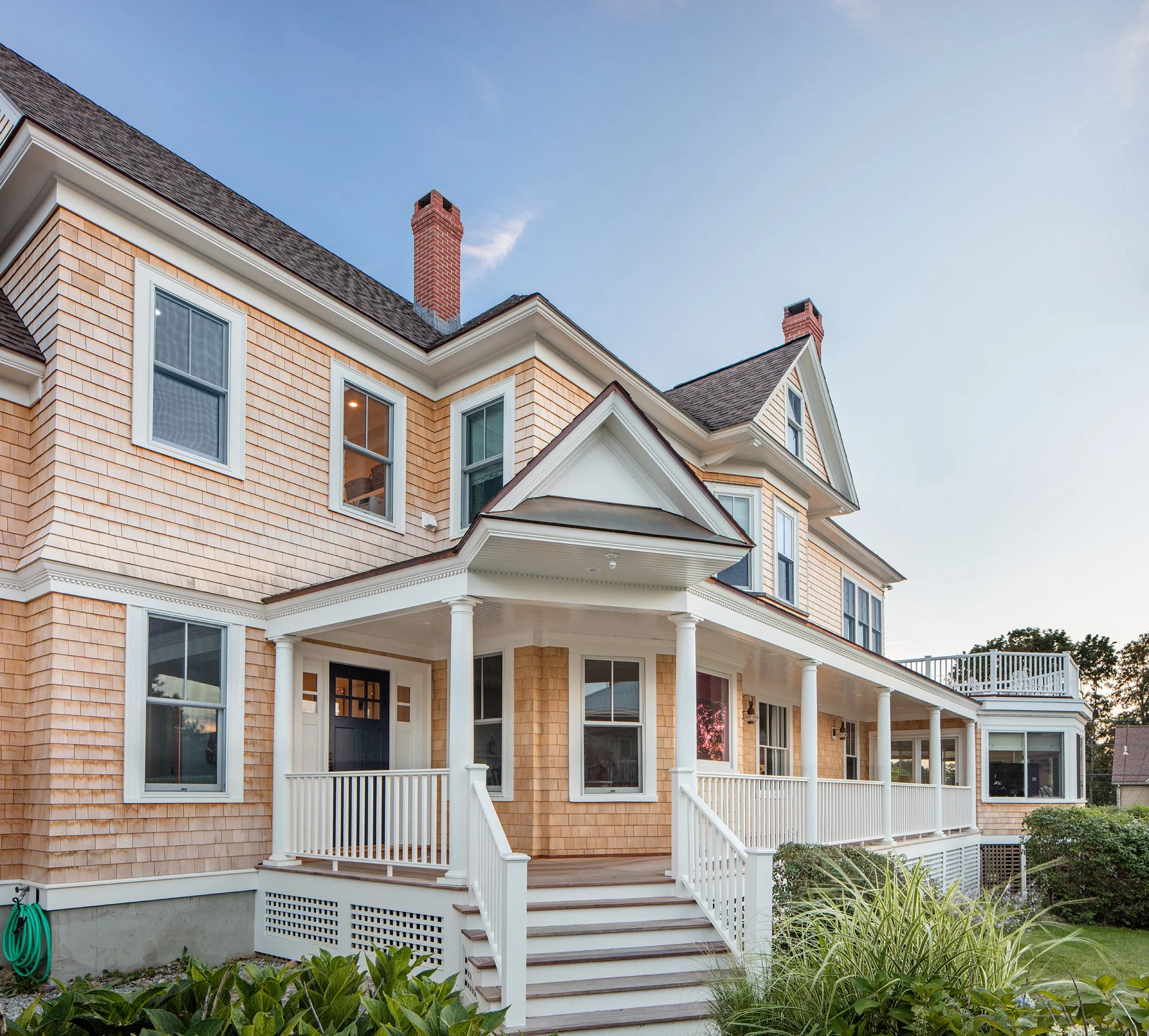 Exterior Entry 2.jpg