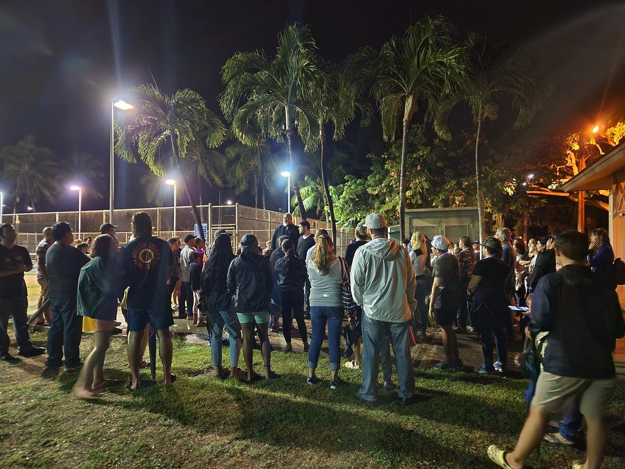 Honolulu ghost tour Waikiki night Marchers ghost stories at Kapiolani Park near the tennis courts