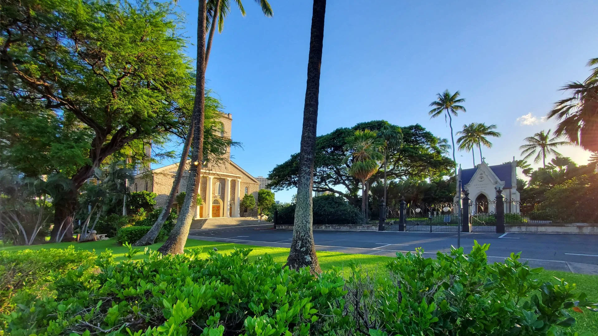 Honolulu ghost tour haunted Kawaiaha‘o Church & Graveyard
