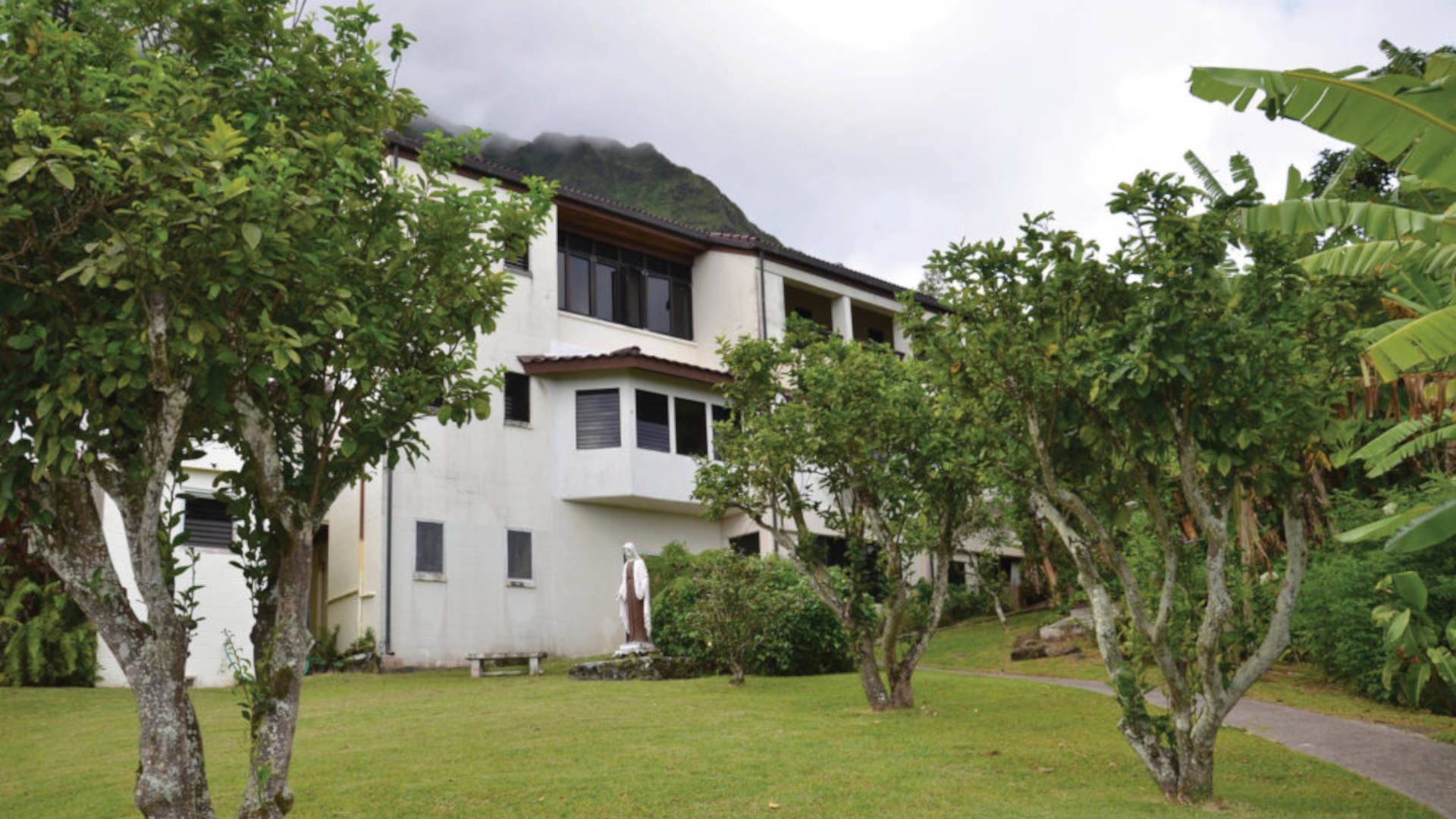 Honolulu ghost tour discusses possible night marchers and ghosts labeled a Diabolical Obsession at St. Stephen’s Seminary in Kaneohe