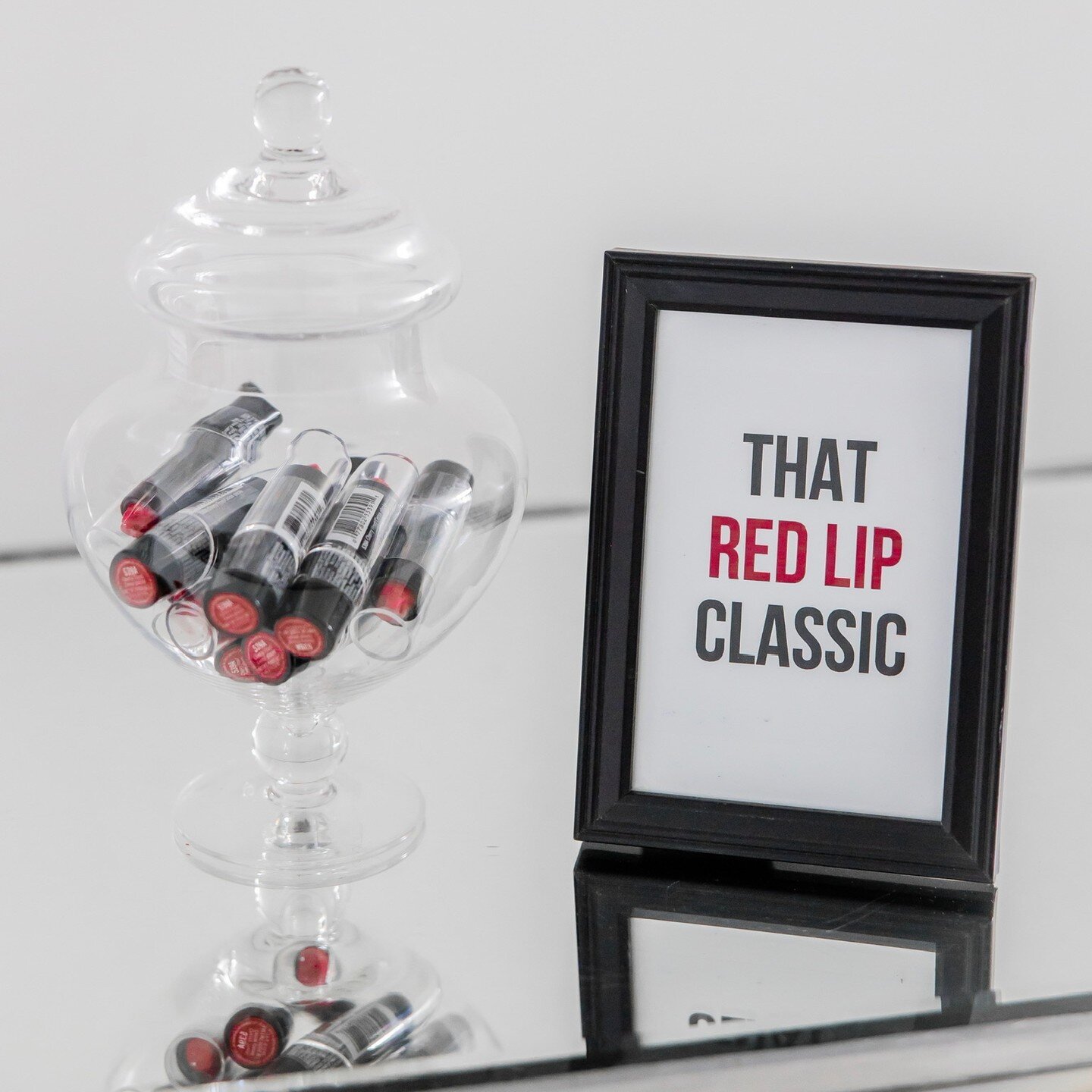 That 𝓡𝓮𝓭 lip classic thing that you like! Studio O is never going out of 𝓼𝓽𝔂𝓵𝓮&hearts;️ Our style is evolving everyday and we always keep up with the latest party trends🎉
*
*
*
#ohiopartyvenue #ohioeventspace #ohioeventvenue #taylorsversion 