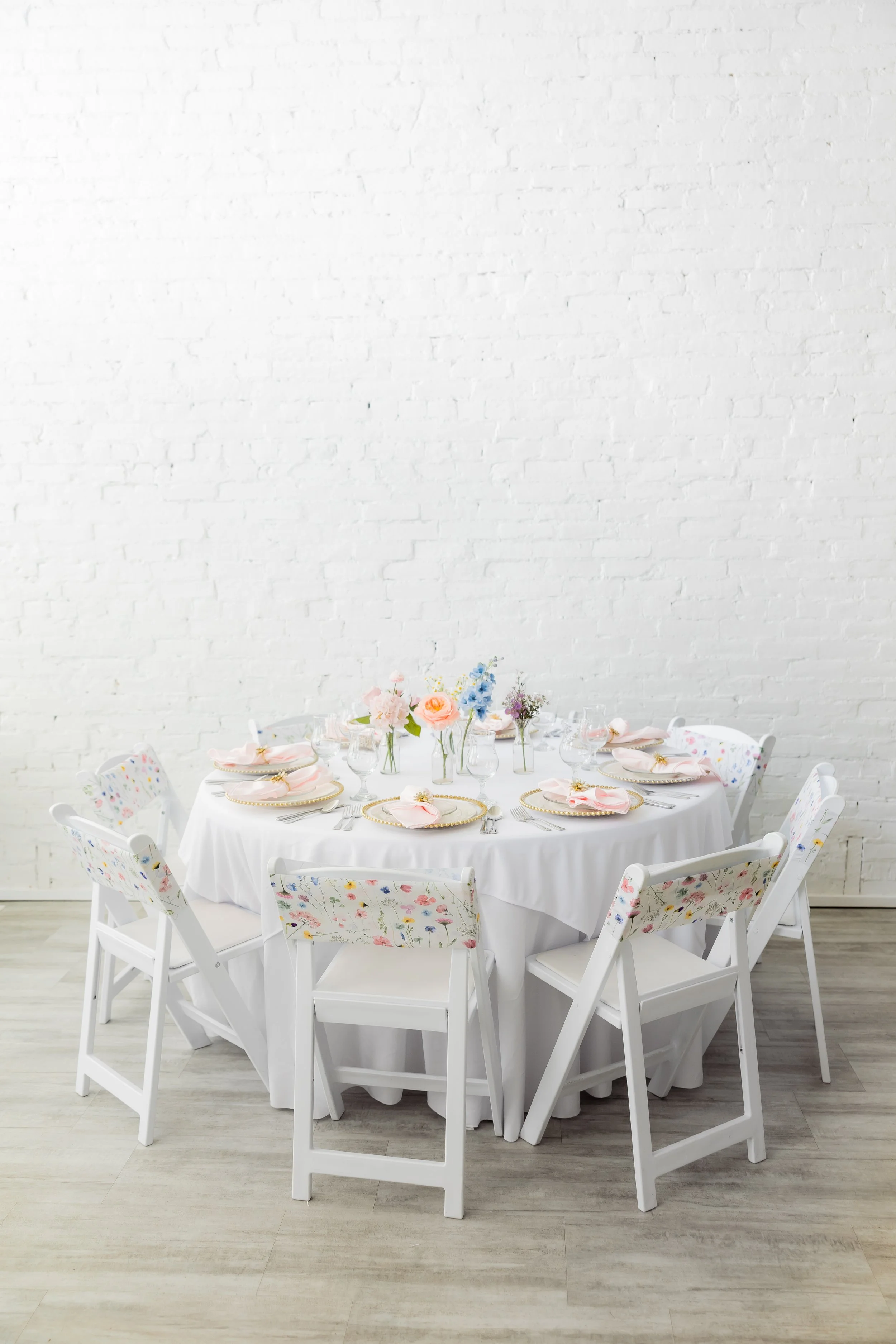 Pictured with Full Place Settings Add On (Blush Napkins + Beaded Charger Upgrade)