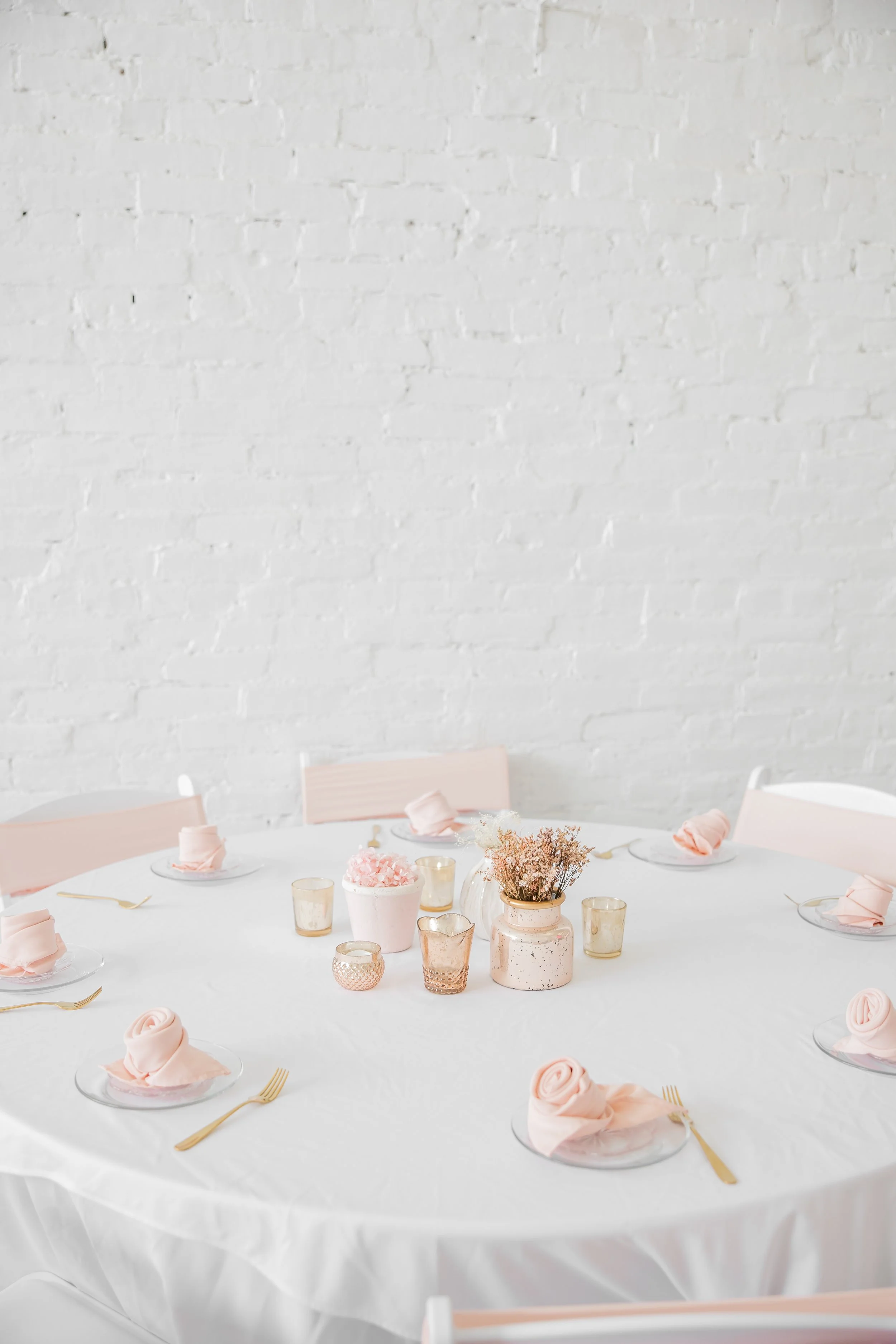 Pictured with Mini Bites Place Settings Available to Rent