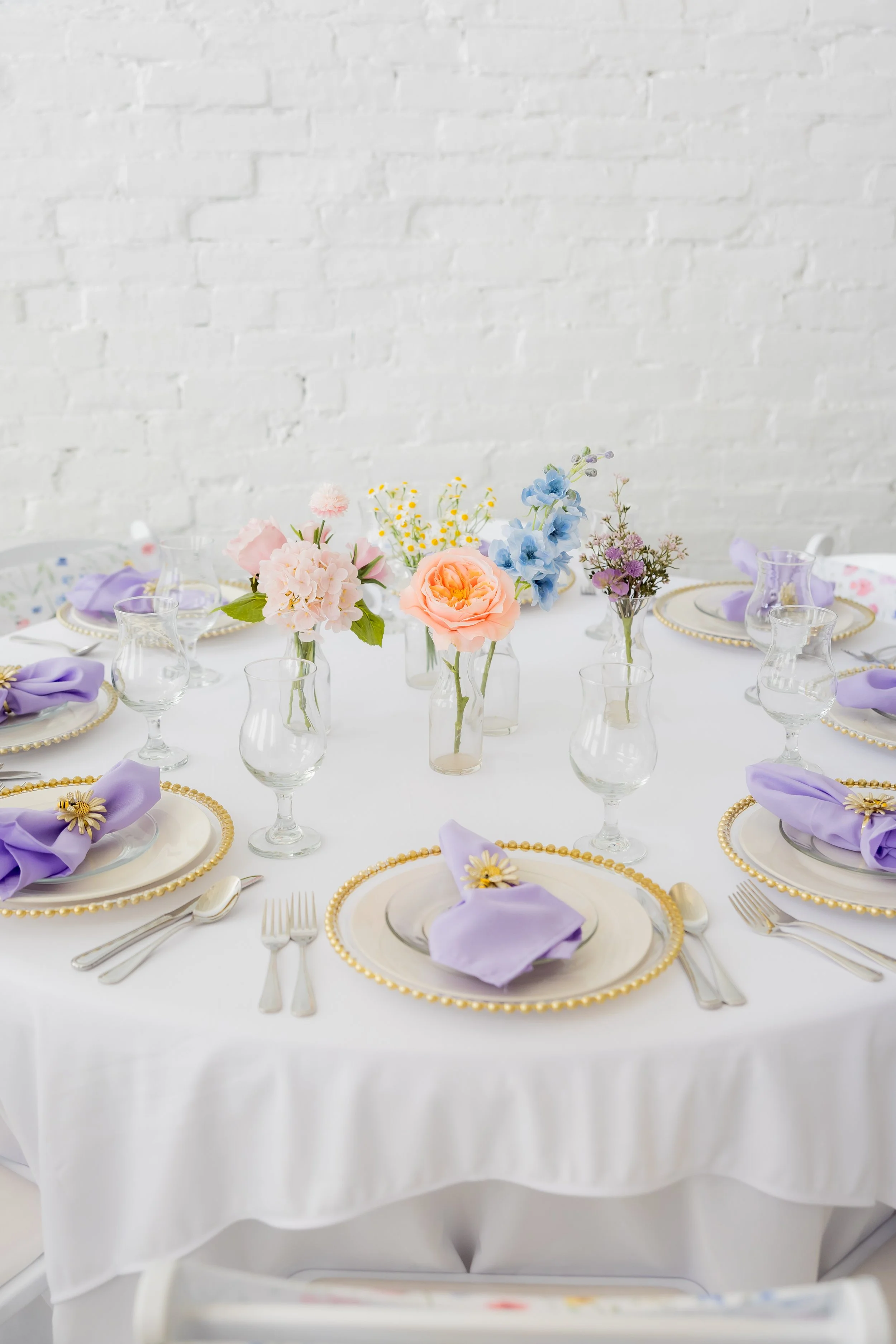 Pictured with Full Place Settings Add On (Lavender Napkins + Beaded Charger Upgrade)