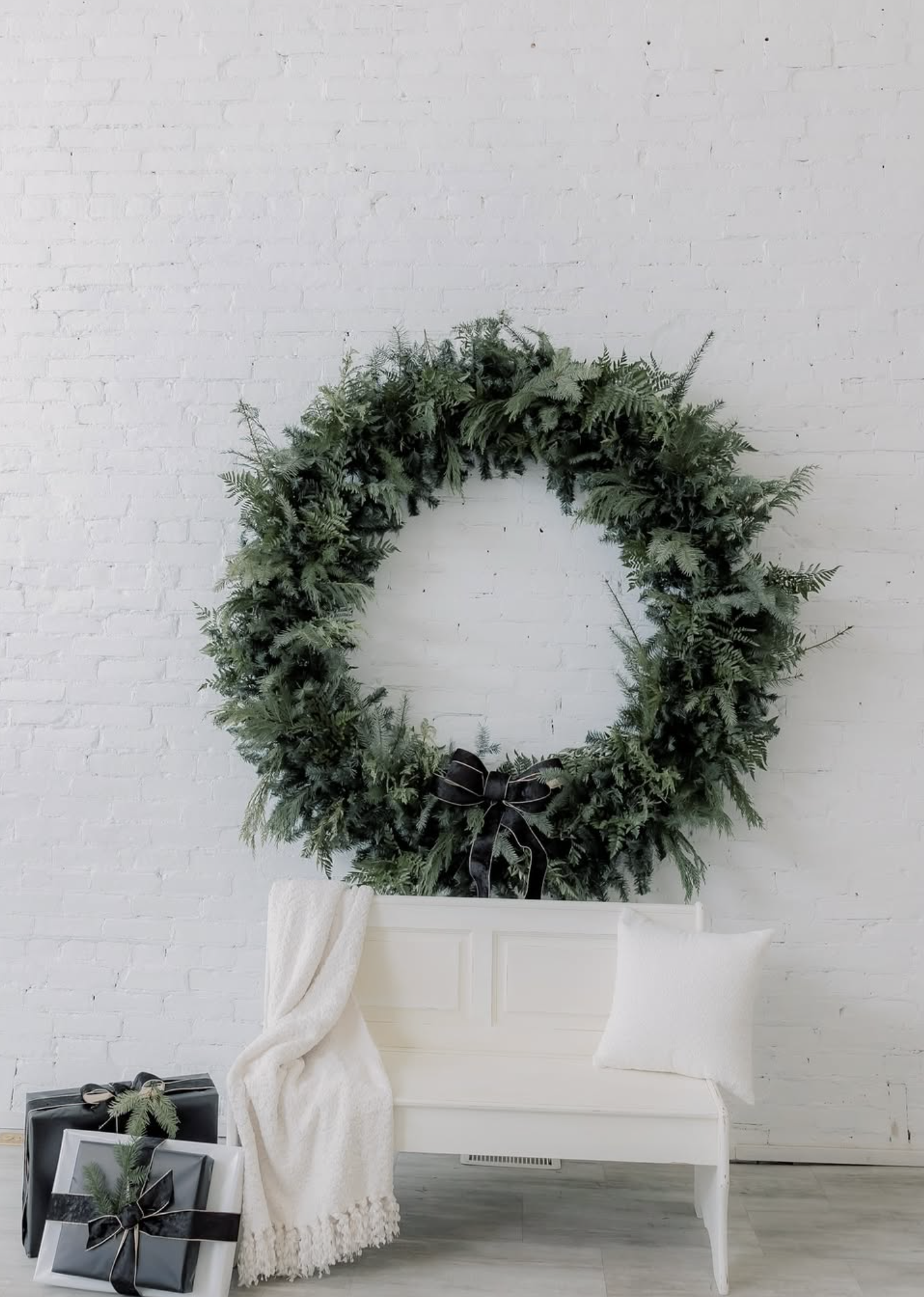 XL Green Wreath Wall Decoration Rental