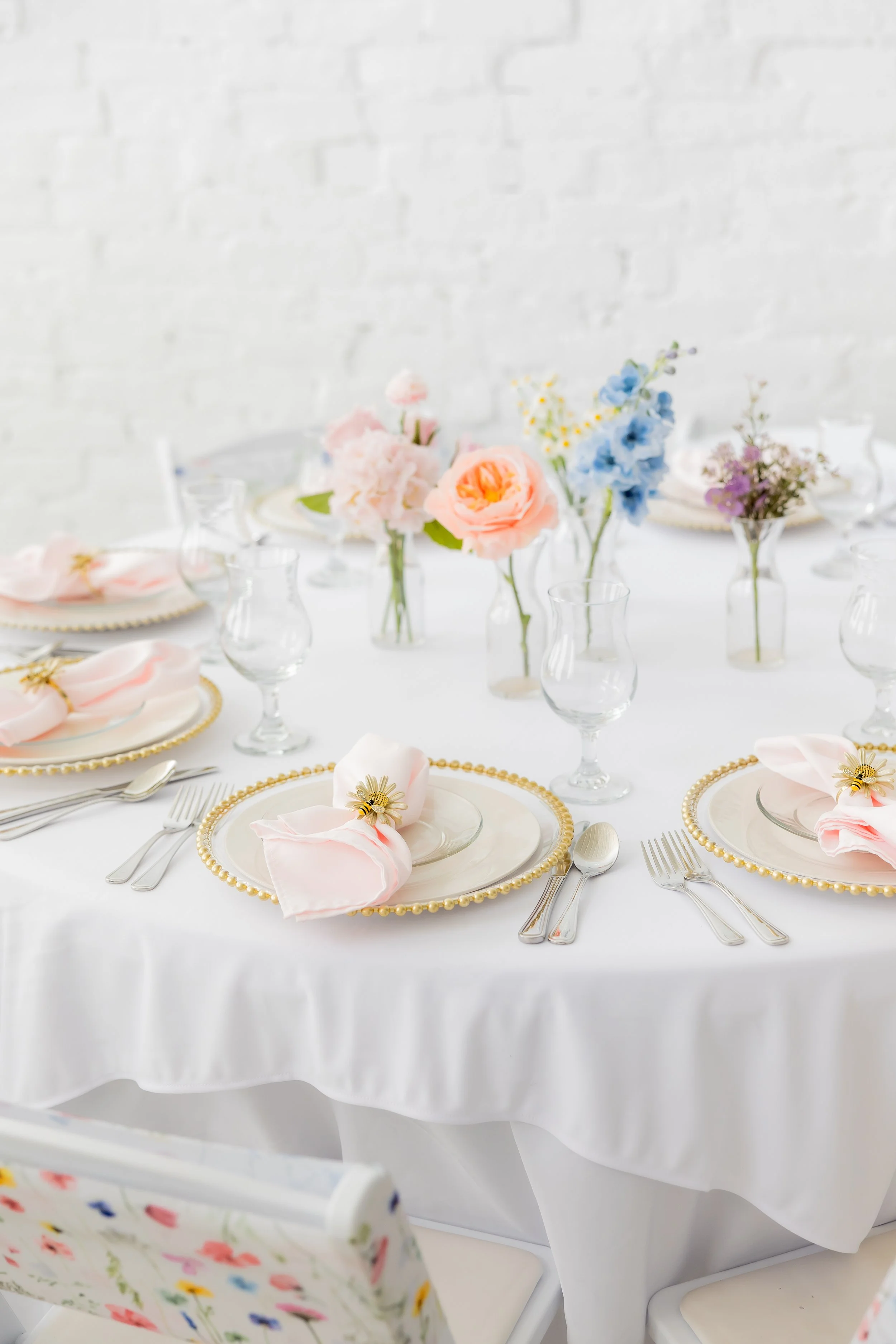 Pictured with Full Place Settings Add On (Blush Napkins + Beaded Charger Upgrade)