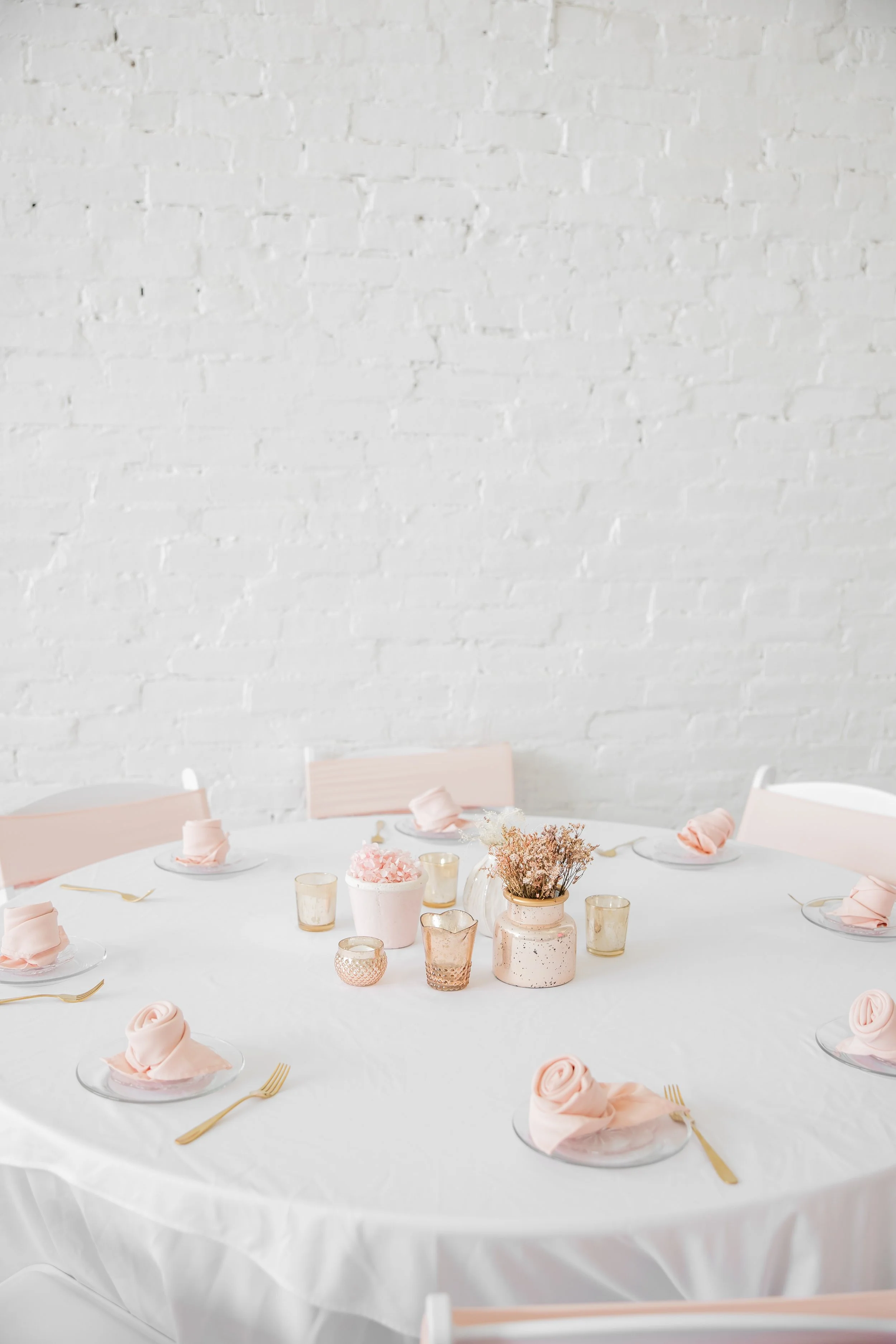 Pictured with Mini Bites Place Settings Available to Rent