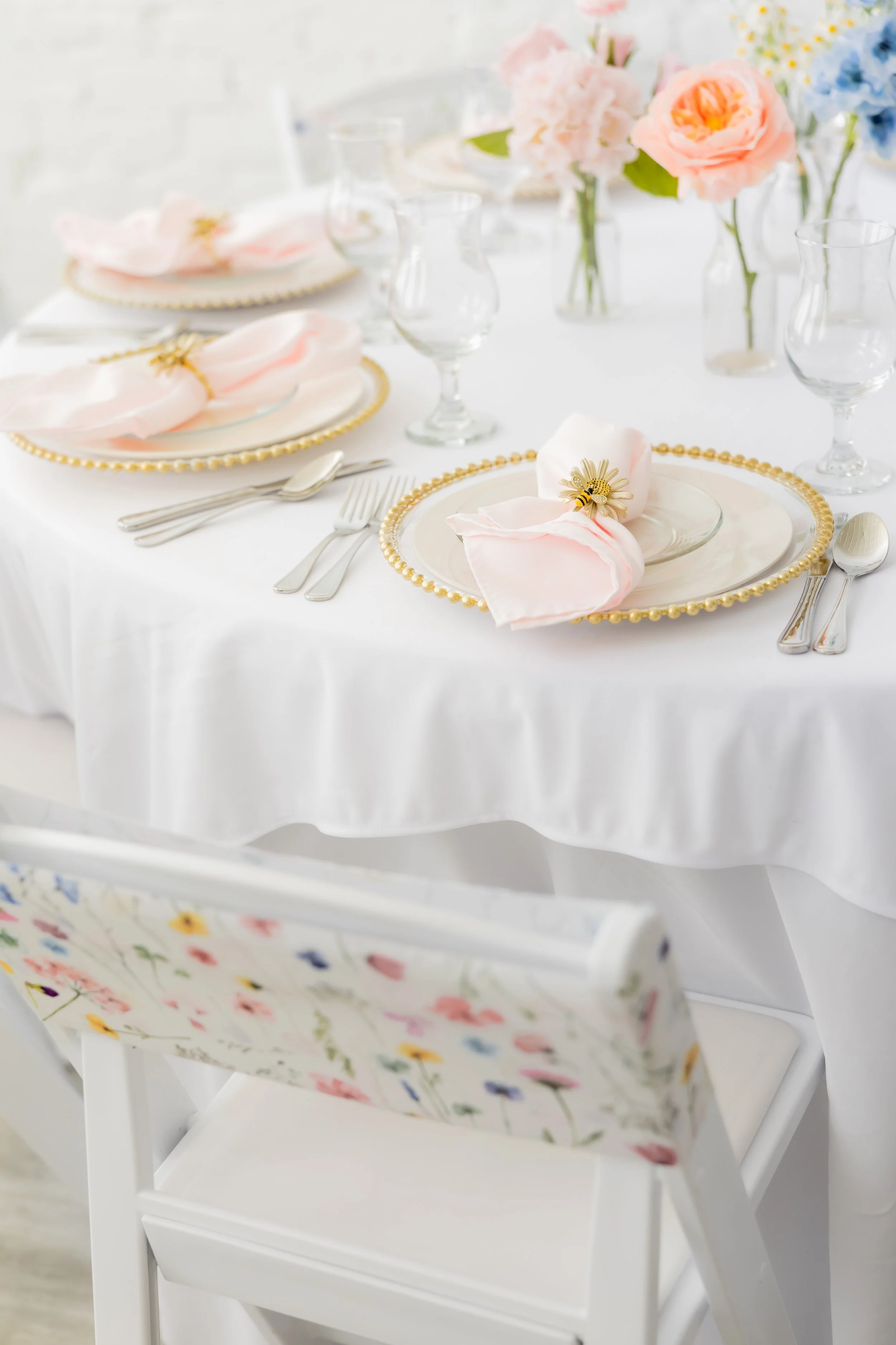 Pictured with Full Place Settings Add On (Blush Napkins + Beaded Charger Upgrade)