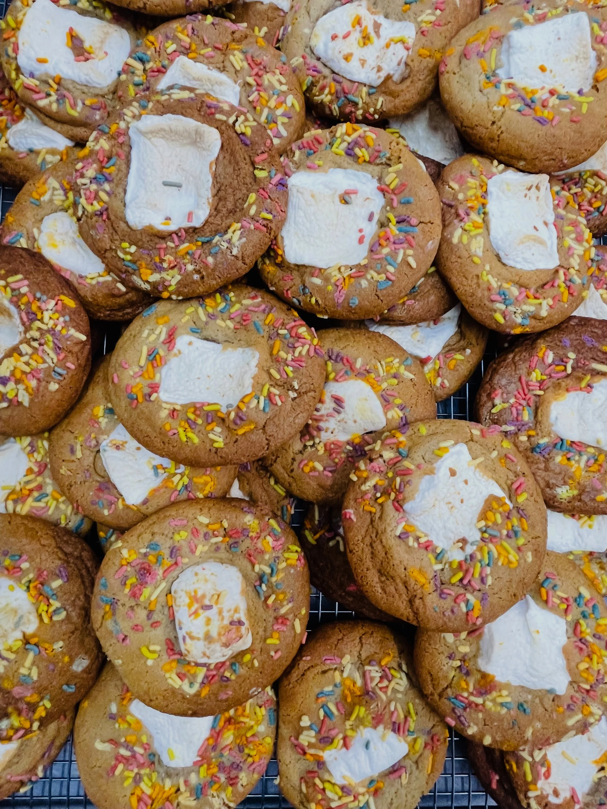 The Birthday Boneless Cookie 🍪🎂
Loaded with birthday cake vibes, colorful sprinkles, and a soft marshmallow center. Available this weekend at:

🌈 Pride Hollywood
📍LA Farmers Markets
📍Las Vegas DTS 
🔒 Private Event

Fresh. Vegan. Made with love.