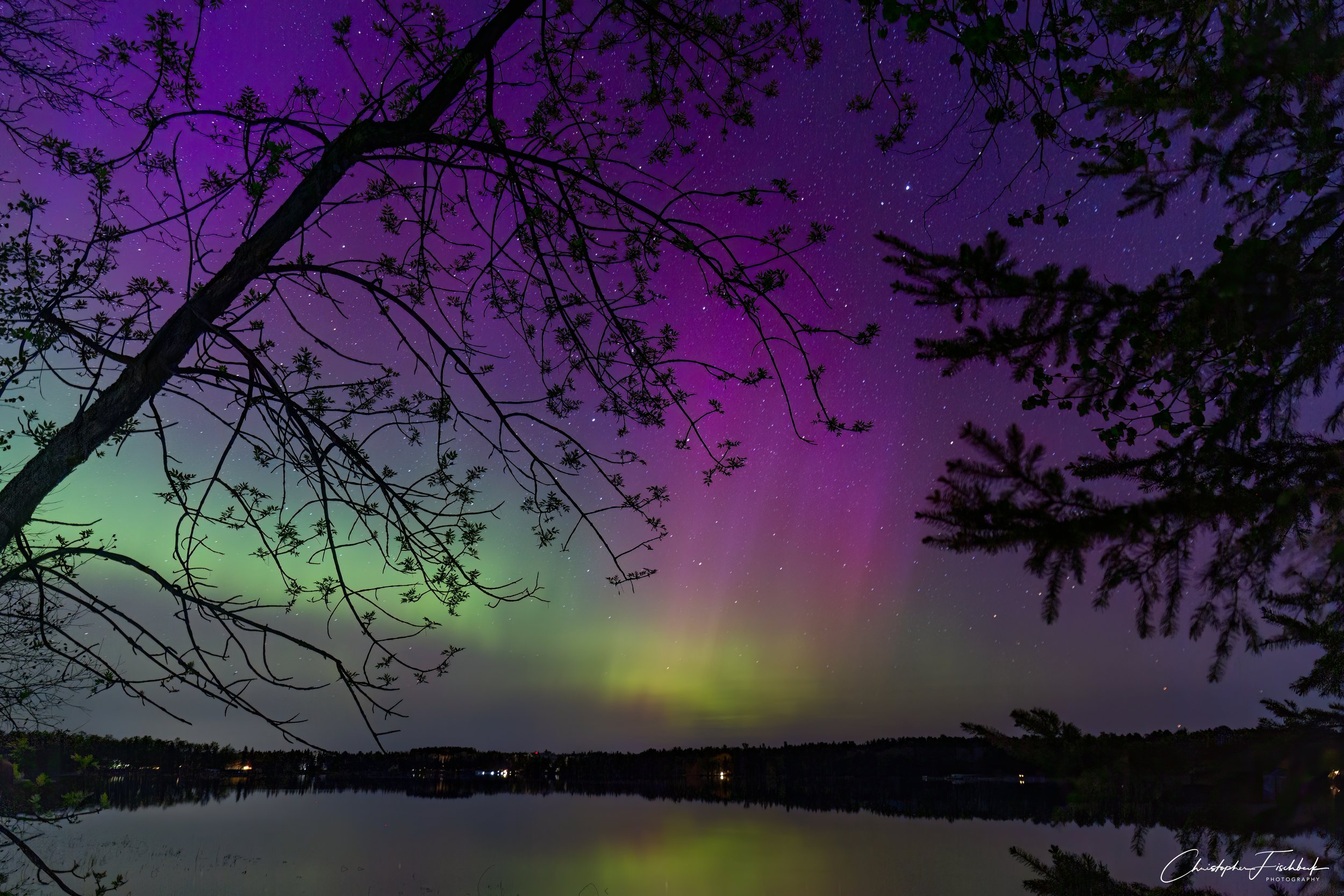 Northern lights over the middle bay of the lake