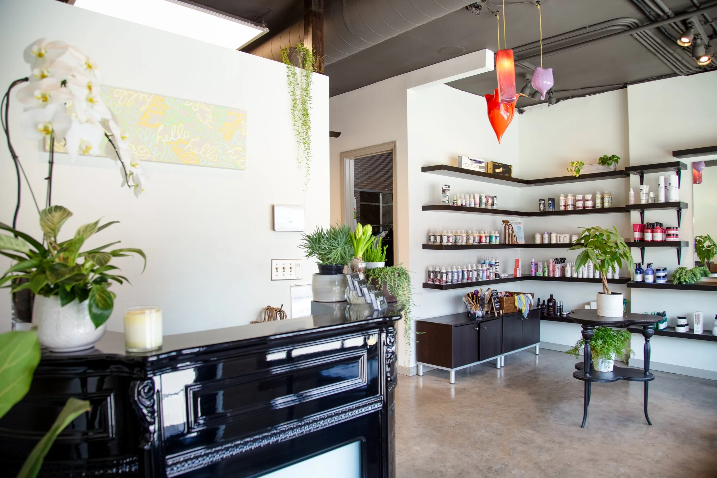 Salon Savoir Front Desk Product