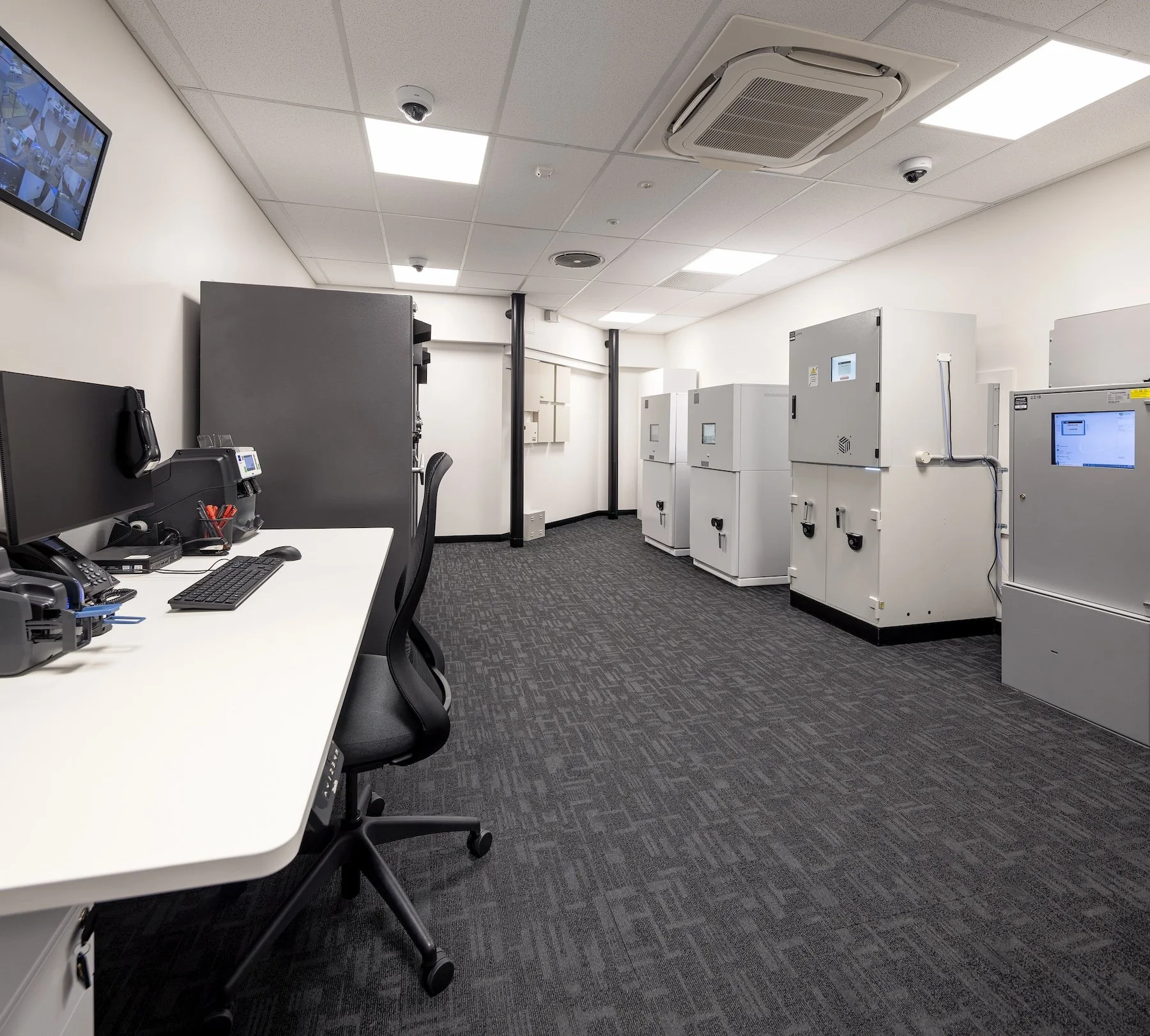 Stay Cool ACR_Commerical Electrician_DSD_NAB-Chatswood_Dec25-024-STCH.jpg