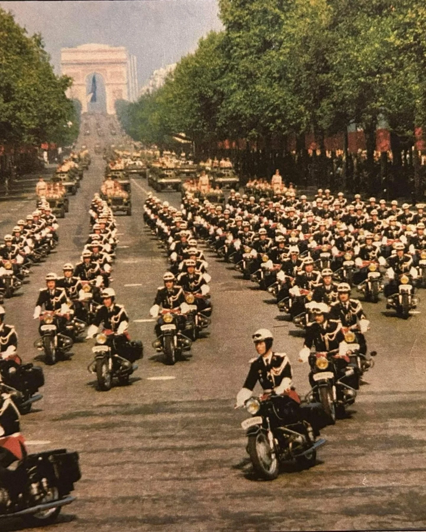BMW R60/2&rsquo;s in a dream.
📸 🇫🇷 Archives
#bmwmotorrad #bmw #motorcycle #classic #Airhead www.darkshadowgarage.com