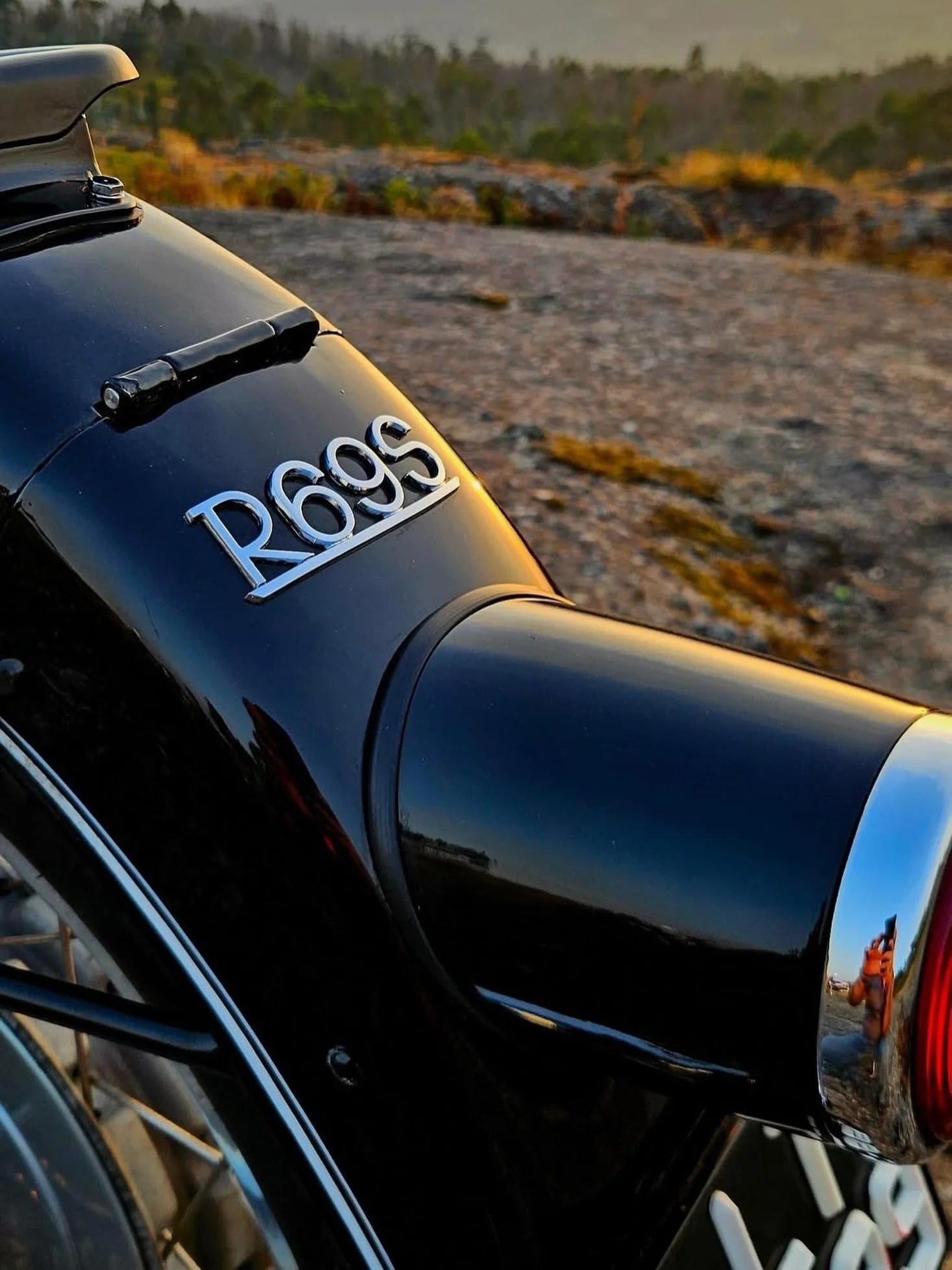 BMW R69S - backside summer 🌞
#bmwmotorrad #bmw #motorcycle #classic #Airhead www.darkshadowgarage.com