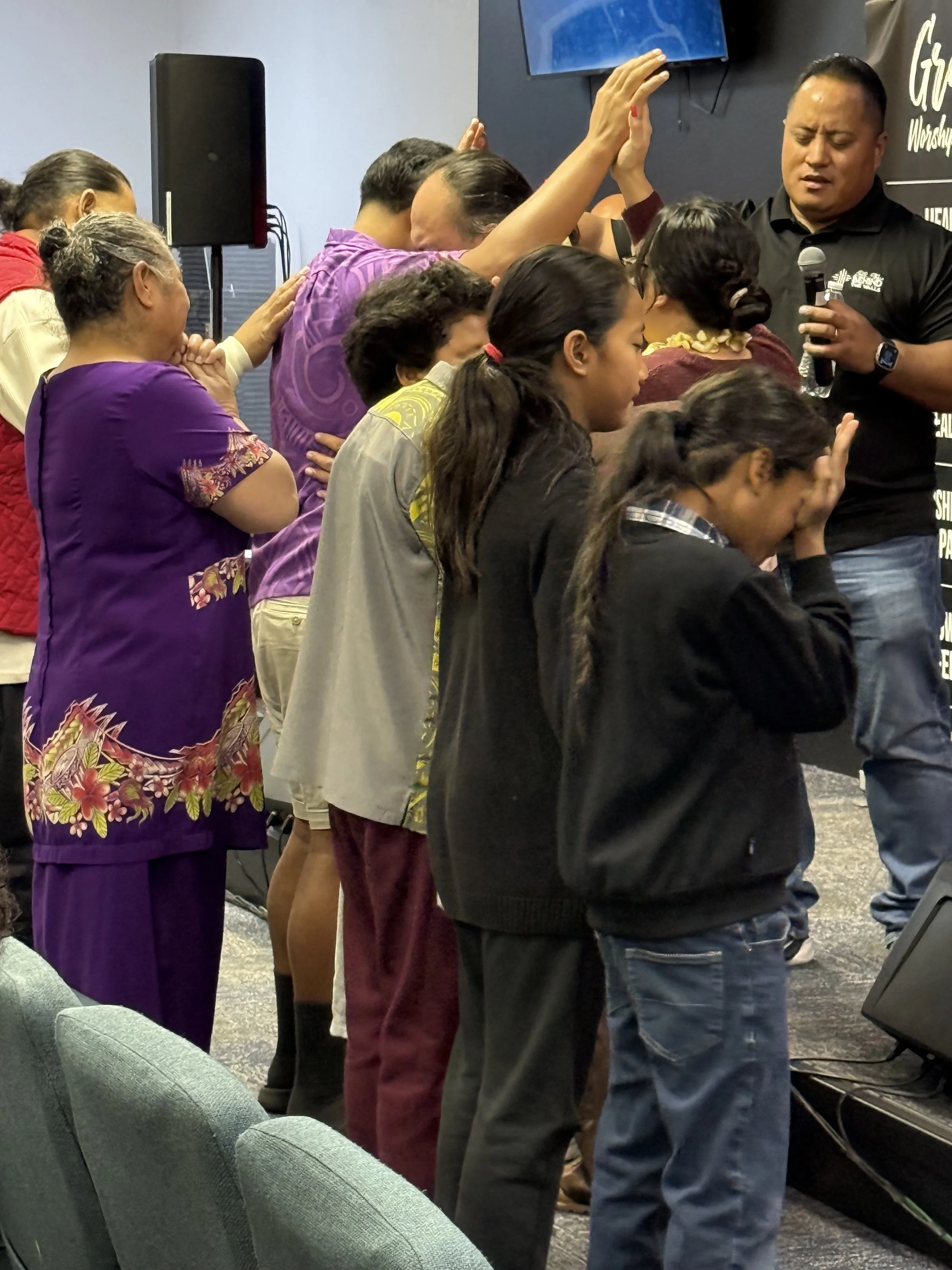 Sunday Service w/ Loto Leilaimatafao