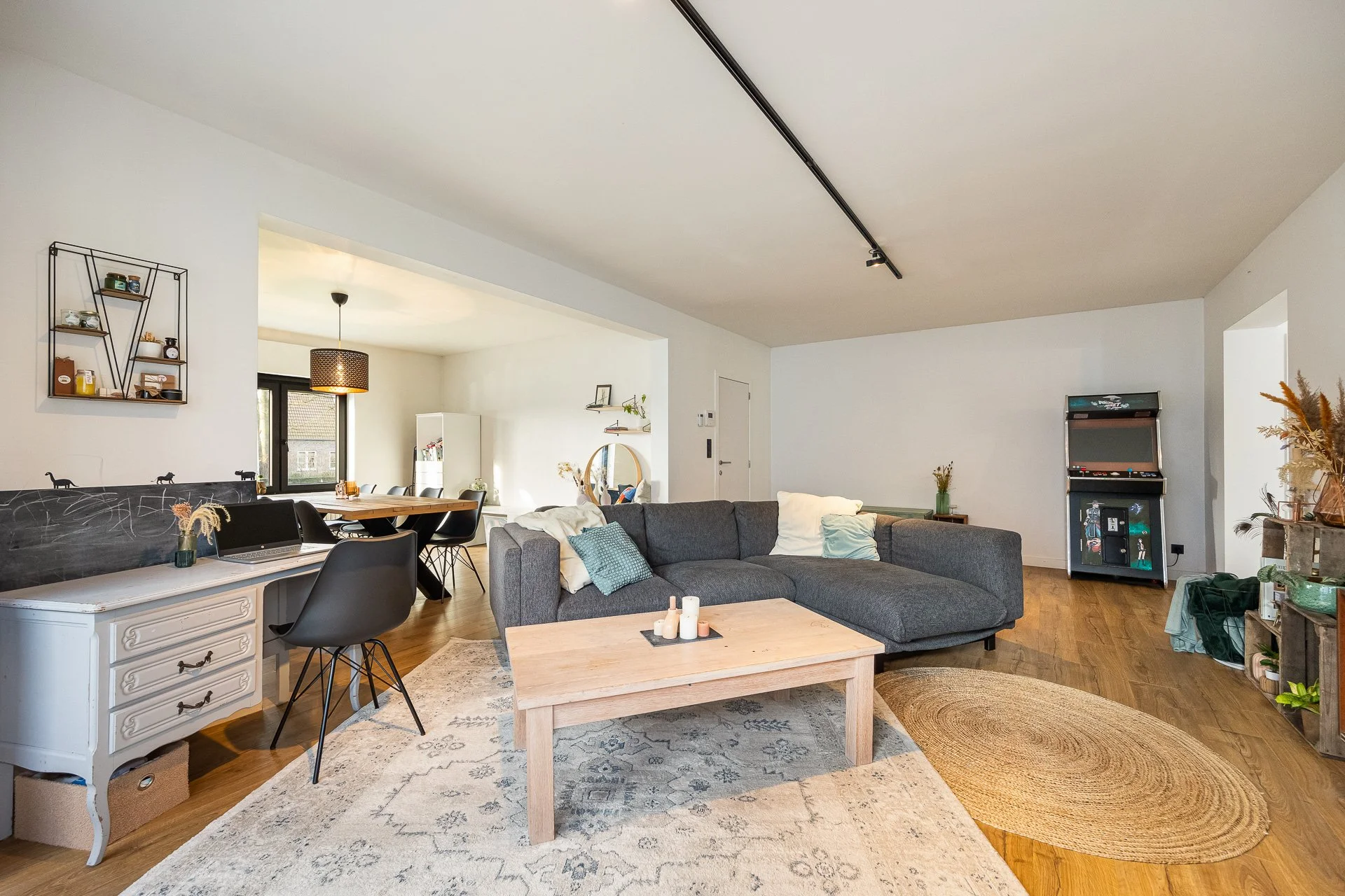 NEST-20250114-1-4.jpg