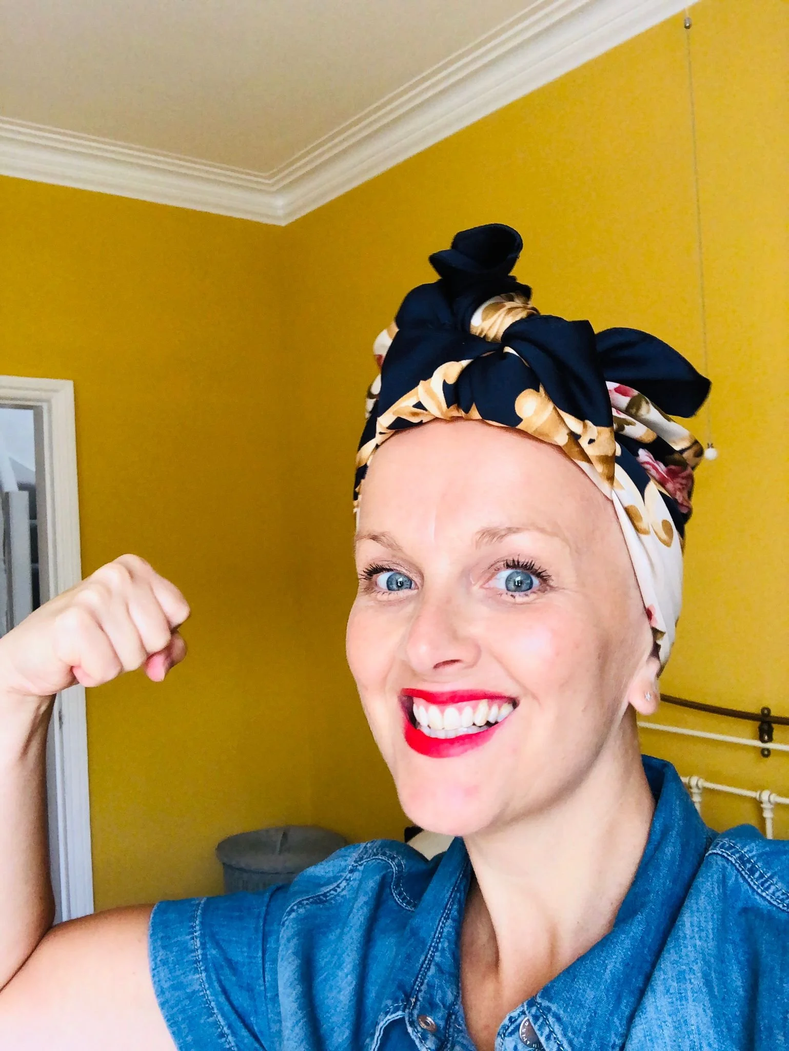 Miss Pigeon Vintage kindly gifted this beautiful headscarf. (Click the picture for access to the shop)