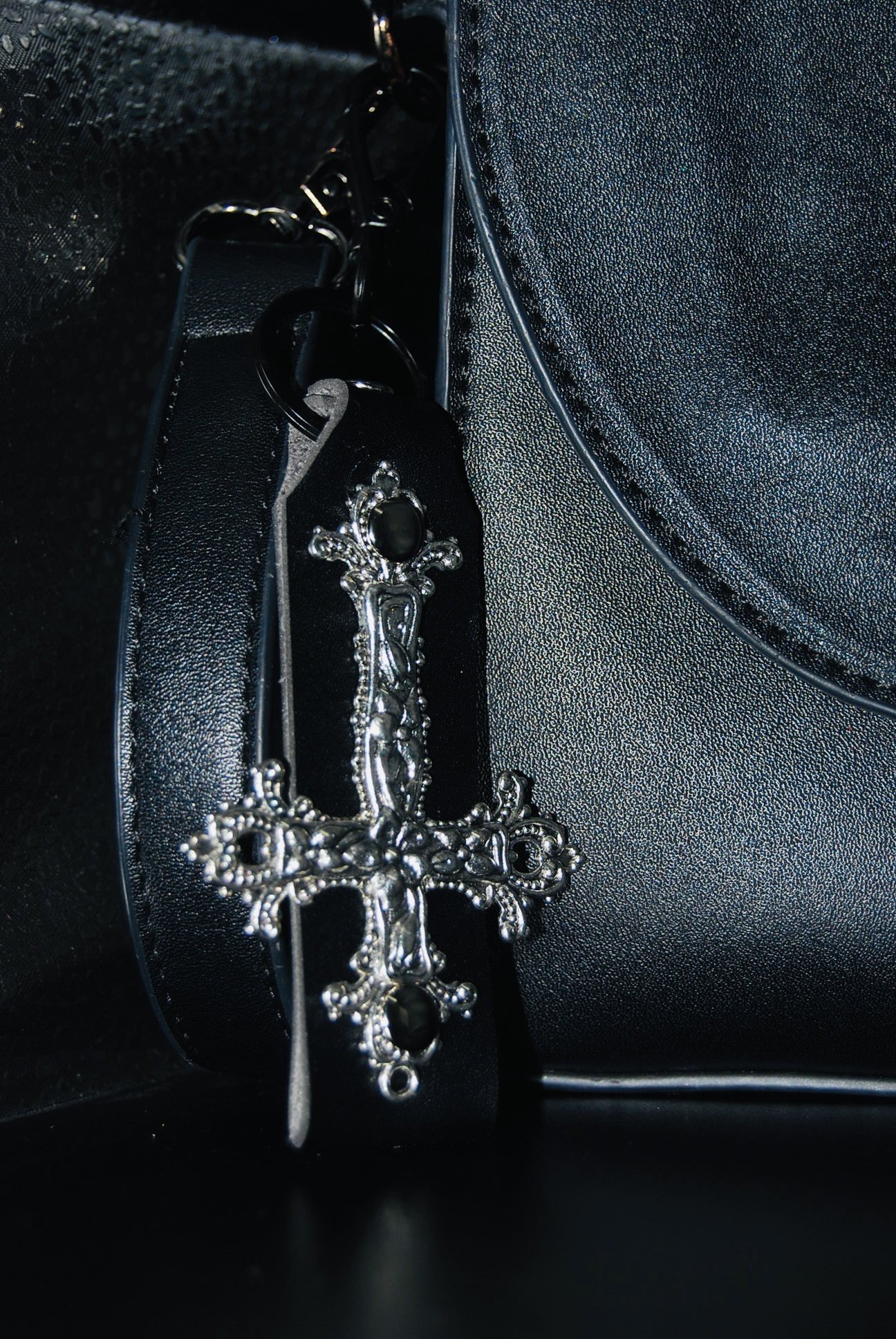 cross keyring.jpg