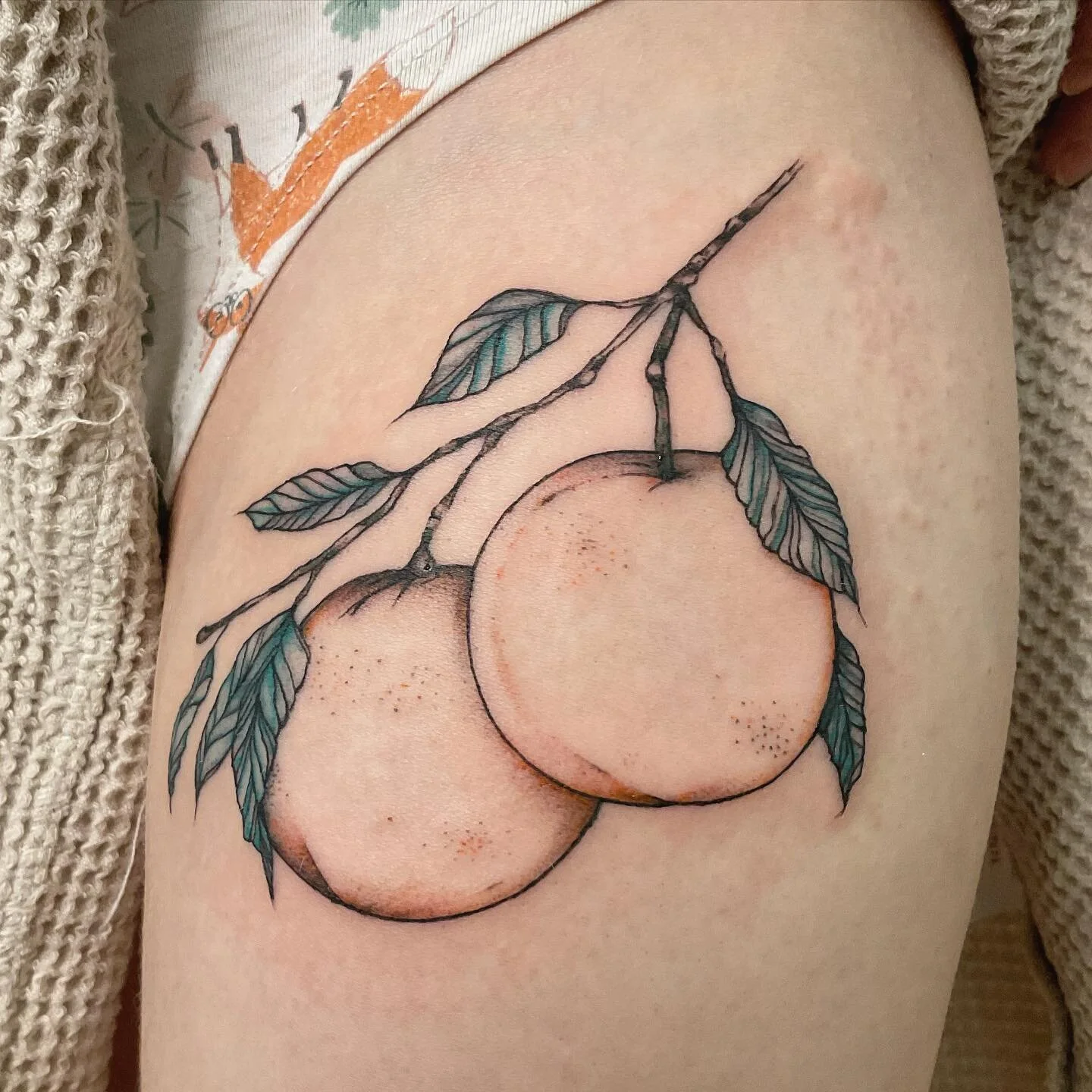 Flash de cl&eacute;mentines, r&eacute;alis&eacute; il y a quelques semaines. Je vais rattraper mon retard au courant des prochains jours, promis! 

📍@studioplurielles 

#tattoo #tatt #tattooed #tattooideas #inked #ink #inkedup #inkedlife #montreal #