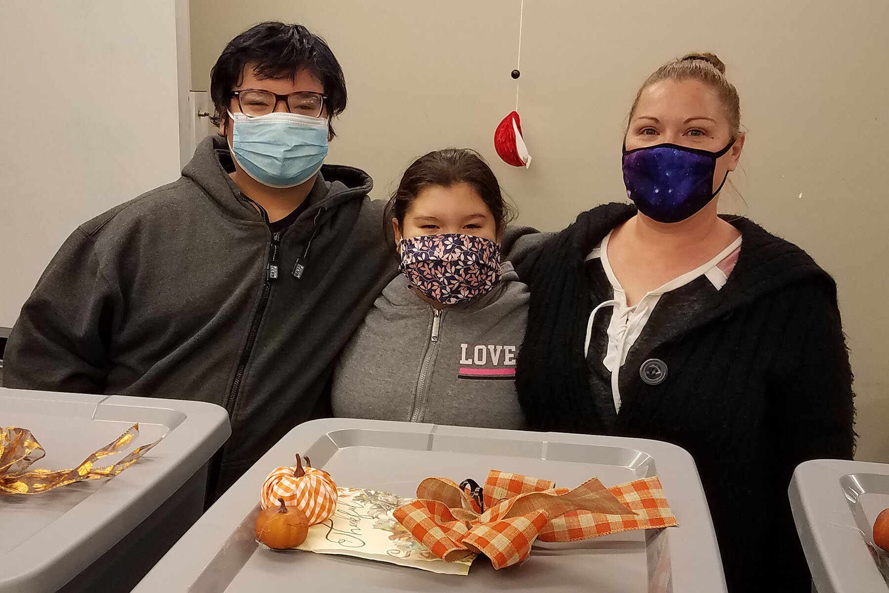 Courtyard Tenants Provide Thanksgiving Meals to Local Families  